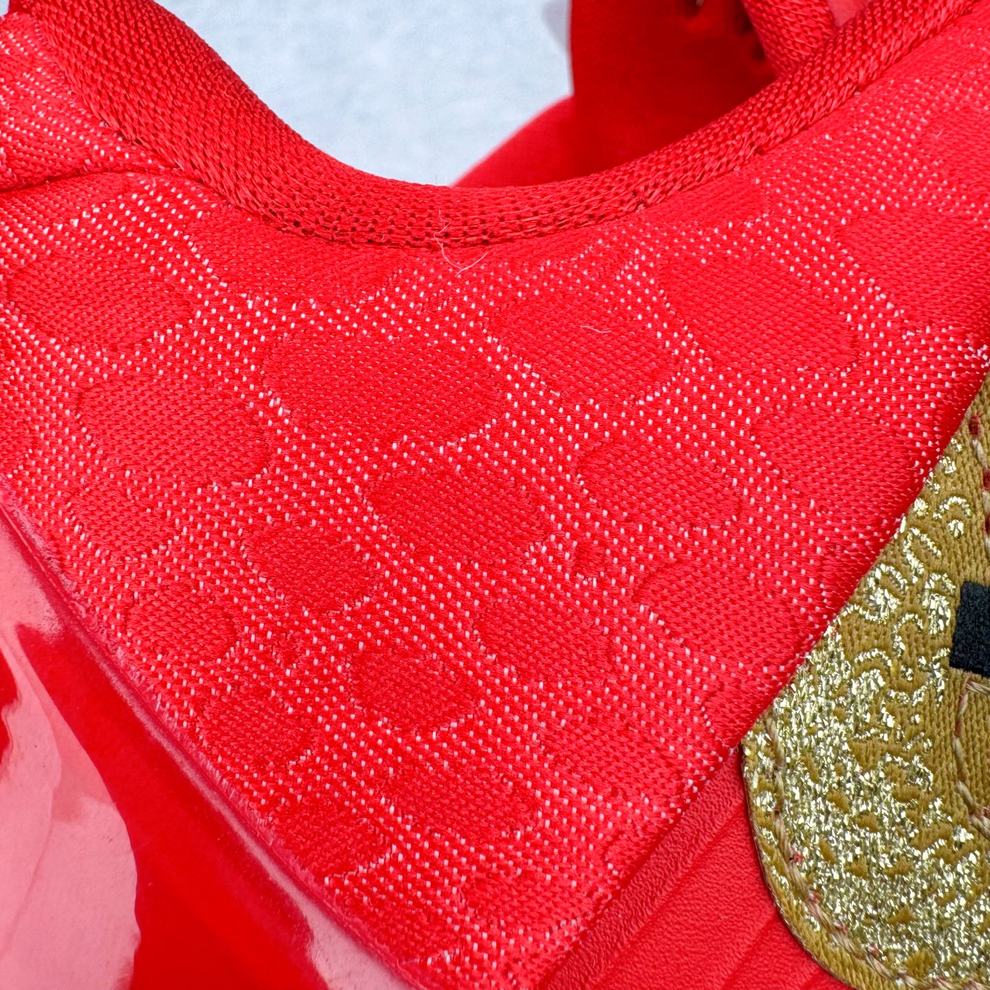 图片[19]-＃灭世/Max NK Kobe 5 Protro\\\”Year of the Mamba\\\” 科比五代 蛇年 大红 HF5182-600 灭世海外球员版 搭载最高工艺标准 版型 外观 细节 用料 不同于市场主流货品 拒绝杀猪套牌纯原套路 欢迎对比品鉴 外观升级点：鞋头冲孔 后跟海绵填充 飞线质感 碳板纹理 纸板对位 悉数升级对标ZP 用料升级点：前掌气垫➕后掌马蹄zoom（增配）澎湃脚感 完美解决正品后掌泡棉衰减问题 版型尺码升级：海外球员版 前掌包裹提升 尺码增加US13 47.5码 适配 职业球员 灭世纯原海外球员版『质 价 比』拉满 拳打杀猪纯原 脚踢一眼假通货 高端外贸渠道口碑爆炸 尺码：39 40 40.5 41 42 42.5 43 44 44.5 45 46 47.5-选品中心