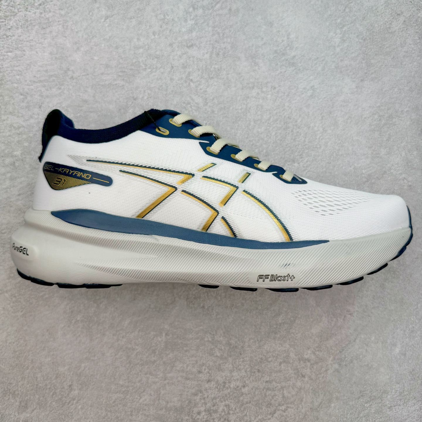 图片[7]-Asics Gel-Kayano 31 亚瑟士卡亚诺31代低帮专业有氧超轻量休闲运动全能慢跑鞋全球知名运动品牌ASICS正式推出新款GEL-KAYANO 31跑鞋，旨在通过全新稳定结构以提升产品可适性，满足跑者的足部稳定需求，让每一位跑者从起跑到结束都能够感受到焕然一新的稳定性与舒适性，从而帮助更多人找到身心平衡，获得自在舒适的健康生活方式。秉持着ASICS亚瑟士的设计哲学，全新一代GEL-KAYANO 31应运而生。为进一步升级产品的稳定性，GEL-KAYANO 31采用了全新4D引导系统，通过内侧稳定装置提升可适性，满足足部稳定需求，帮助足弓迅速返回到平衡位置。作为基于生物力学研究打造的全新稳定结构，4D引导系统不仅提升了跑鞋对双脚的支撑性，它还将人体不同的运动状态纳入设计考量，帮助跑者在多种跑动强度下获得充足的稳定性和理想的舒适度。尺码：36 37 37.5 38 39.5 40 40.5 41.5 42 42.5 43.5 44 44.5 45-选品中心