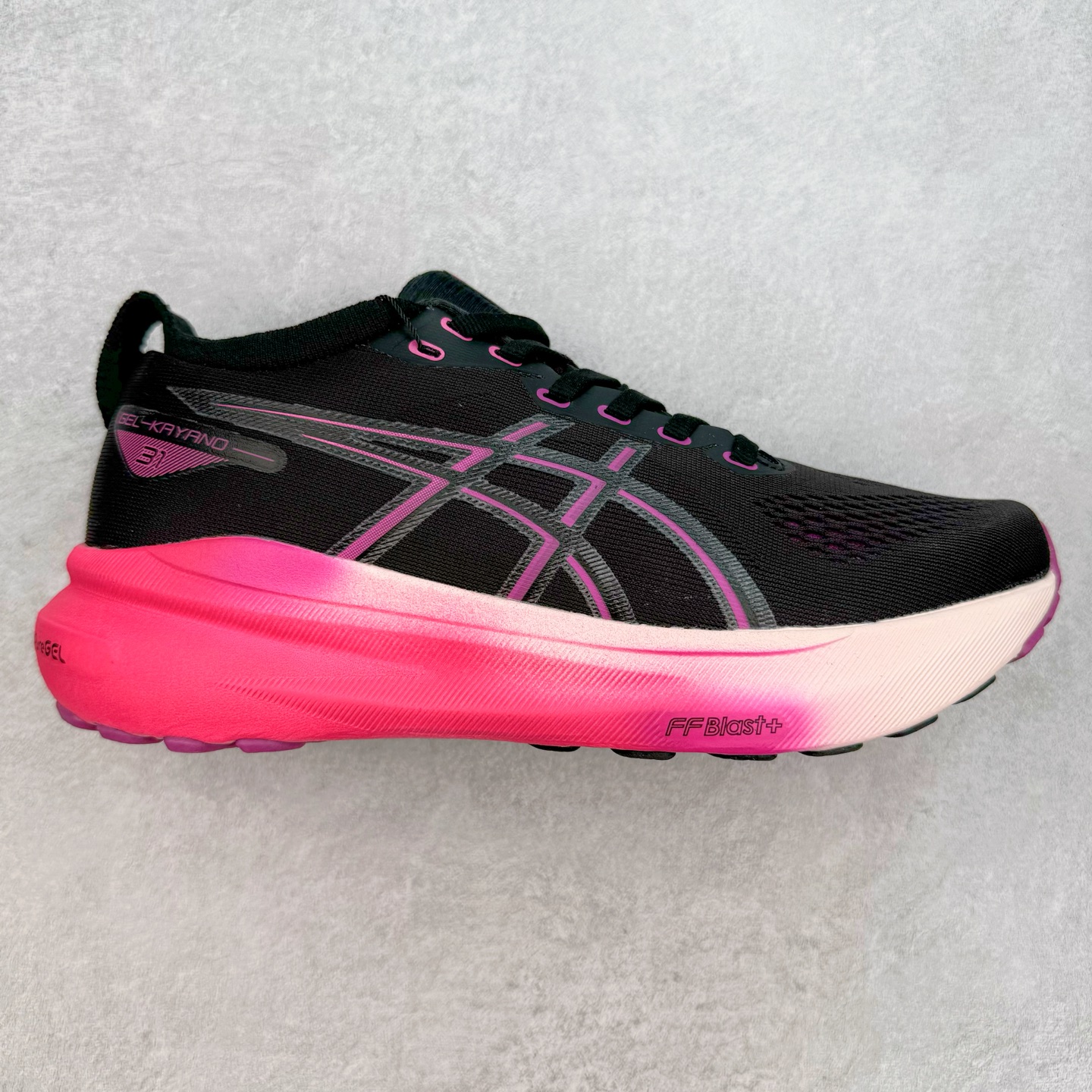 图片[8]-Asics Gel-Kayano 31 亚瑟士卡亚诺31代低帮专业有氧超轻量休闲运动全能慢跑鞋全球知名运动品牌ASICS正式推出新款GEL-KAYANO 31跑鞋，旨在通过全新稳定结构以提升产品可适性，满足跑者的足部稳定需求，让每一位跑者从起跑到结束都能够感受到焕然一新的稳定性与舒适性，从而帮助更多人找到身心平衡，获得自在舒适的健康生活方式。秉持着ASICS亚瑟士的设计哲学，全新一代GEL-KAYANO 31应运而生。为进一步升级产品的稳定性，GEL-KAYANO 31采用了全新4D引导系统，通过内侧稳定装置提升可适性，满足足部稳定需求，帮助足弓迅速返回到平衡位置。作为基于生物力学研究打造的全新稳定结构，4D引导系统不仅提升了跑鞋对双脚的支撑性，它还将人体不同的运动状态纳入设计考量，帮助跑者在多种跑动强度下获得充足的稳定性和理想的舒适度。尺码：36 37 37.5 38 39.5 40 40.5 41.5 42 42.5 43.5 44 44.5 45-选品中心