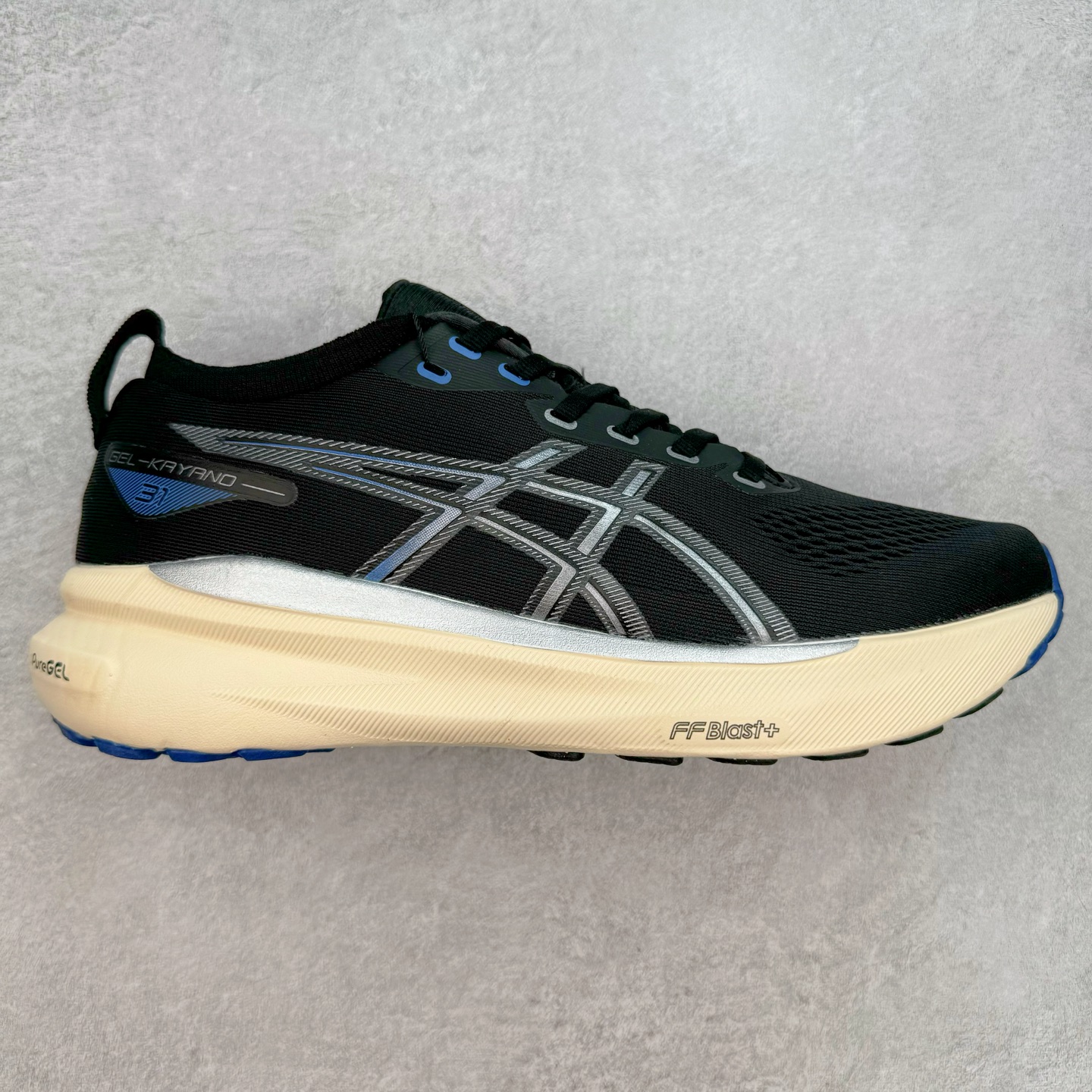图片[7]-Asics Gel-Kayano 31 亚瑟士卡亚诺31代低帮专业有氧超轻量休闲运动全能慢跑鞋全球知名运动品牌ASICS正式推出新款GEL-KAYANO 31跑鞋，旨在通过全新稳定结构以提升产品可适性，满足跑者的足部稳定需求，让每一位跑者从起跑到结束都能够感受到焕然一新的稳定性与舒适性，从而帮助更多人找到身心平衡，获得自在舒适的健康生活方式。秉持着ASICS亚瑟士的设计哲学，全新一代GEL-KAYANO 31应运而生。为进一步升级产品的稳定性，GEL-KAYANO 31采用了全新4D引导系统，通过内侧稳定装置提升可适性，满足足部稳定需求，帮助足弓迅速返回到平衡位置。作为基于生物力学研究打造的全新稳定结构，4D引导系统不仅提升了跑鞋对双脚的支撑性，它还将人体不同的运动状态纳入设计考量，帮助跑者在多种跑动强度下获得充足的稳定性和理想的舒适度。尺码：36 37 37.5 38 39.5 40 40.5 41.5 42 42.5 43.5 44 44.5 45-选品中心