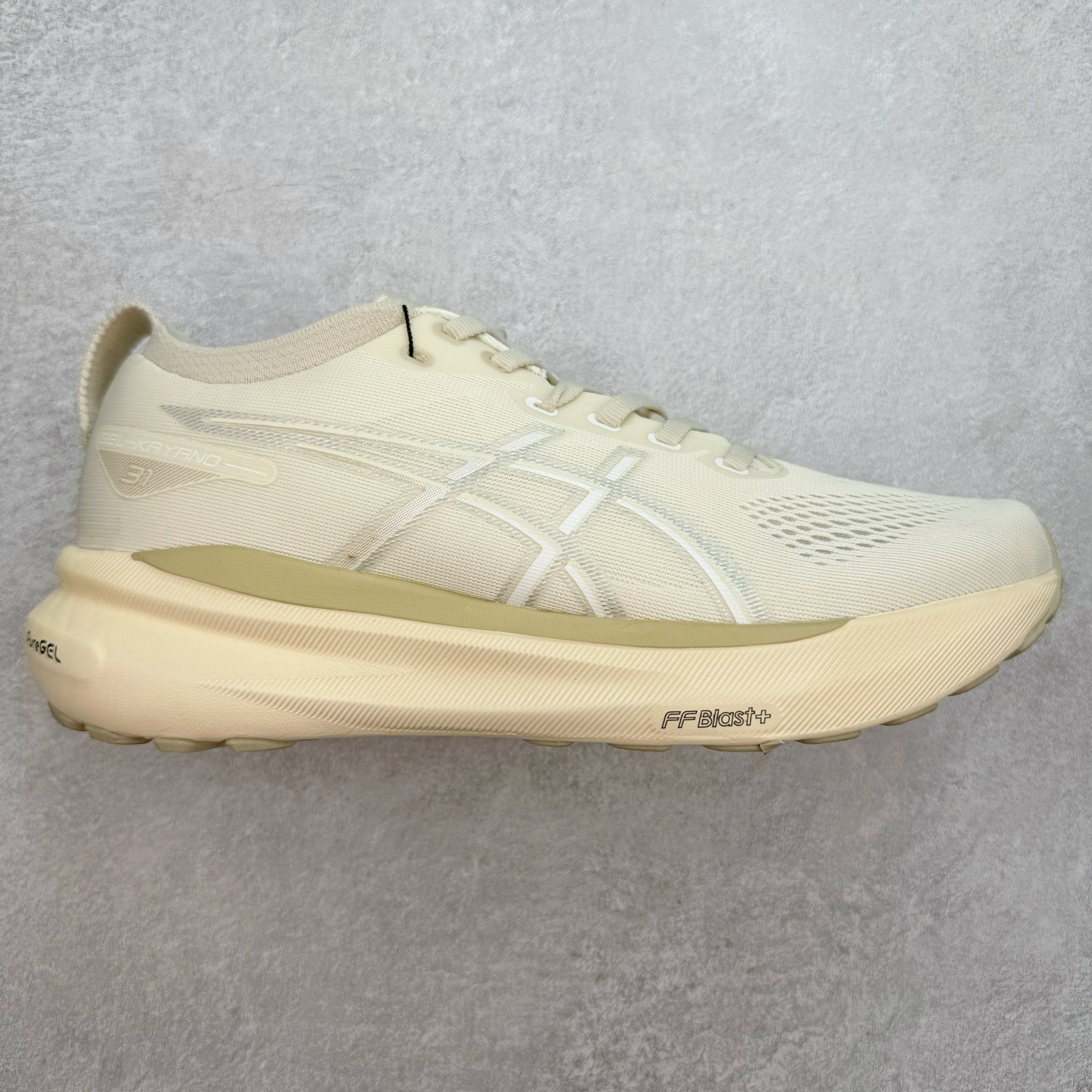 图片[6]-Asics Gel-Kayano 31 亚瑟士卡亚诺31代低帮专业有氧超轻量休闲运动全能慢跑鞋全球知名运动品牌ASICS正式推出新款GEL-KAYANO 31跑鞋，旨在通过全新稳定结构以提升产品可适性，满足跑者的足部稳定需求，让每一位跑者从起跑到结束都能够感受到焕然一新的稳定性与舒适性，从而帮助更多人找到身心平衡，获得自在舒适的健康生活方式。秉持着ASICS亚瑟士的设计哲学，全新一代GEL-KAYANO 31应运而生。为进一步升级产品的稳定性，GEL-KAYANO 31采用了全新4D引导系统，通过内侧稳定装置提升可适性，满足足部稳定需求，帮助足弓迅速返回到平衡位置。作为基于生物力学研究打造的全新稳定结构，4D引导系统不仅提升了跑鞋对双脚的支撑性，它还将人体不同的运动状态纳入设计考量，帮助跑者在多种跑动强度下获得充足的稳定性和理想的舒适度。尺码：36 37 37.5 38 39.5 40 40.5 41.5 42 42.5 43.5 44 44.5 45-选品中心