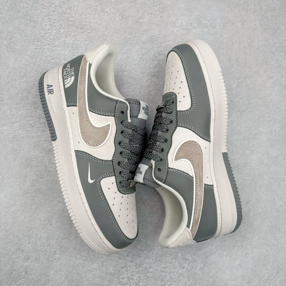 图片[3]-NK Air Force 1´07 Low 空军一号低帮百搭休闲运动板鞋 DM6868-046 柔软、弹性十足的缓震性能和出色的中底设计 横跨复古与现代的外型结合 造就出风靡全球 三十多年的Force 1 直到今天还深受青睐 尺码：36 36.5 37.5 38 38.5 39 40 40.5 41 42 42.5 43 44 44.5 45-选品中心