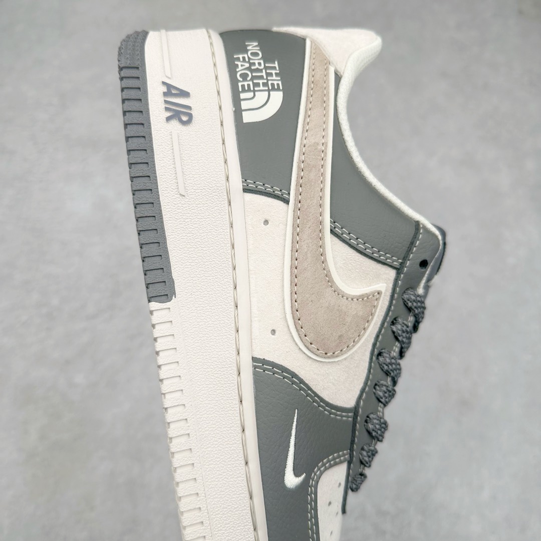 图片[6]-NK Air Force 1´07 Low 空军一号低帮百搭休闲运动板鞋 DM6868-046 柔软、弹性十足的缓震性能和出色的中底设计 横跨复古与现代的外型结合 造就出风靡全球 三十多年的Force 1 直到今天还深受青睐 尺码：36 36.5 37.5 38 38.5 39 40 40.5 41 42 42.5 43 44 44.5 45-选品中心