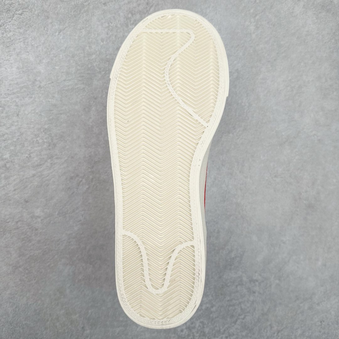 图片[9]-NK Blazer Low \’77 Jumbo 开拓者大钩 DN2158-006 焕新升级经典 Blazer 鞋款 大号 Swoosh 突出新时代更加张扬的潮流感 对经典的又一次改良升级 大号 Swoosh 设计结合宽大鞋带 符合当下潮流意趣 橡胶外底融入凸起人字形底纹增添几分户外感觉 尺码：36 36.5 37.5 38 38.5 39 40 40.5 41 42 42.5 43 44 44.5 45-选品中心