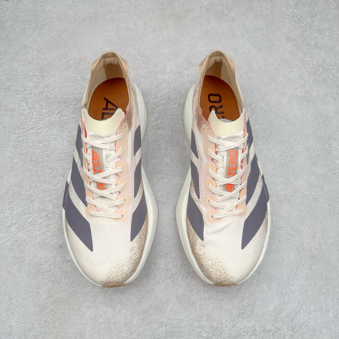 图片[2]-AD Adizero Eva SL M 零度进化版系列低帮轻便透气竞速休闲运动慢跑鞋 JR6357 相信大家对去年 adidas 横空出世的「顶级超跑」adiZero Adios Pro EVO 1 记忆犹新！不仅登顶阿迪史上最轻跑鞋宝座，更在接下来的全球马拉松赛事中，持续书写着惊人成绩，被网友戏称新一代「阿迪神鞋」全网刷屏！极简设计语言与强烈速度感和存在感的鞋侧三线，让人过目不忘，特别种草！其中定位于中长跑训练的 adidas Adizero Evo SL，整体外观造型与 adiZero Adios Pro EVO 1 非常相似。中底配置方面搭载全掌 Lightstrike Pro，鞋面采用透气网面示人，契合日常训练鞋的定位，更加耐用。外底给到了马牌橡胶，及类似上代竞速旗舰 adidas Adizero Adios Pro 3 区域分布。整体看下来无论是外观的鲜明辨识度，还是配置的扎实程度都很顶。尺码：36 36⅔ 37⅓ 38 38⅔ 39⅓ 40 40⅔ 41⅓ 42 42⅔ 43⅓ 44 45-选品中心