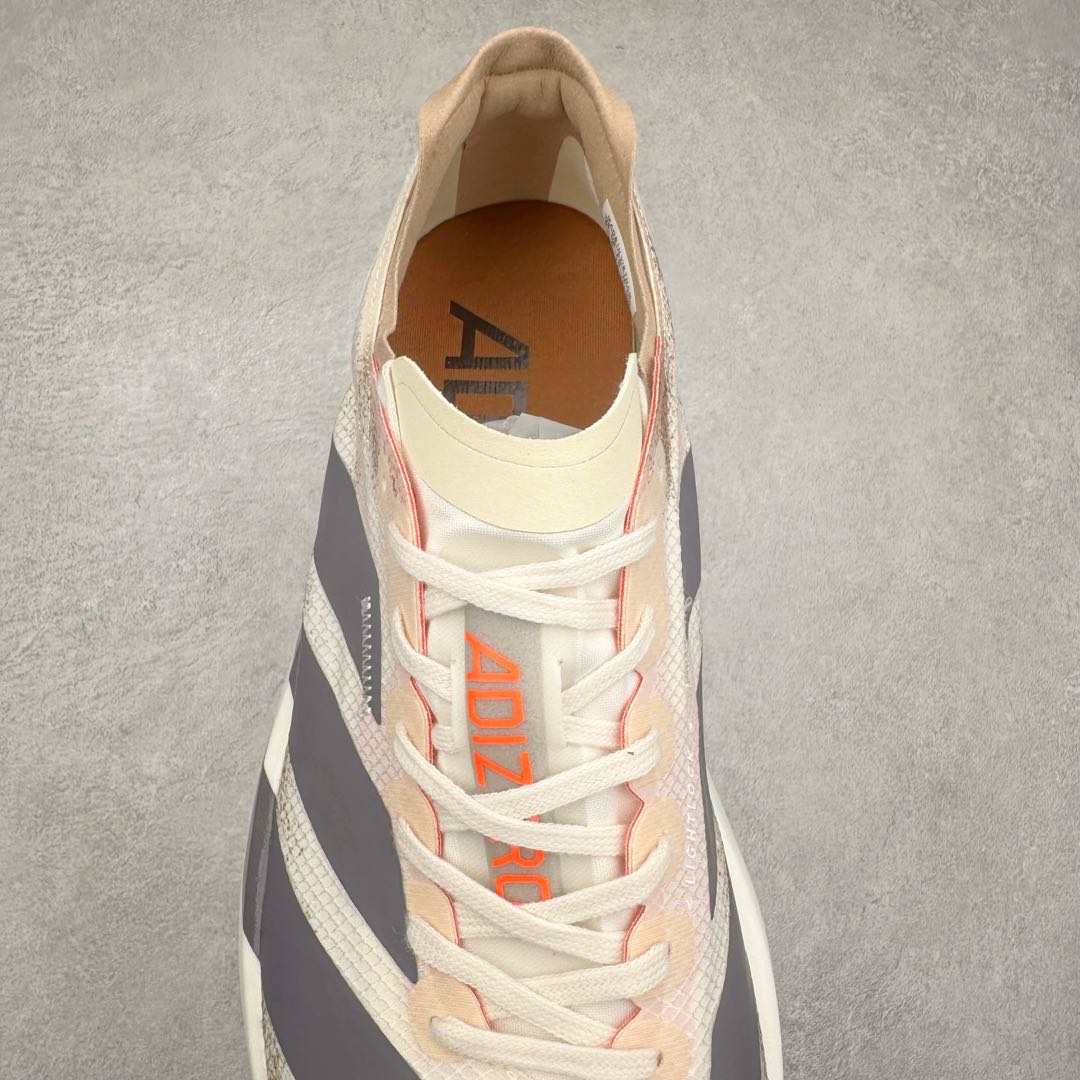 图片[5]-AD Adizero Eva SL M 零度进化版系列低帮轻便透气竞速休闲运动慢跑鞋 JR6357 相信大家对去年 adidas 横空出世的「顶级超跑」adiZero Adios Pro EVO 1 记忆犹新！不仅登顶阿迪史上最轻跑鞋宝座，更在接下来的全球马拉松赛事中，持续书写着惊人成绩，被网友戏称新一代「阿迪神鞋」全网刷屏！极简设计语言与强烈速度感和存在感的鞋侧三线，让人过目不忘，特别种草！其中定位于中长跑训练的 adidas Adizero Evo SL，整体外观造型与 adiZero Adios Pro EVO 1 非常相似。中底配置方面搭载全掌 Lightstrike Pro，鞋面采用透气网面示人，契合日常训练鞋的定位，更加耐用。外底给到了马牌橡胶，及类似上代竞速旗舰 adidas Adizero Adios Pro 3 区域分布。整体看下来无论是外观的鲜明辨识度，还是配置的扎实程度都很顶。尺码：36 36⅔ 37⅓ 38 38⅔ 39⅓ 40 40⅔ 41⅓ 42 42⅔ 43⅓ 44 45-选品中心