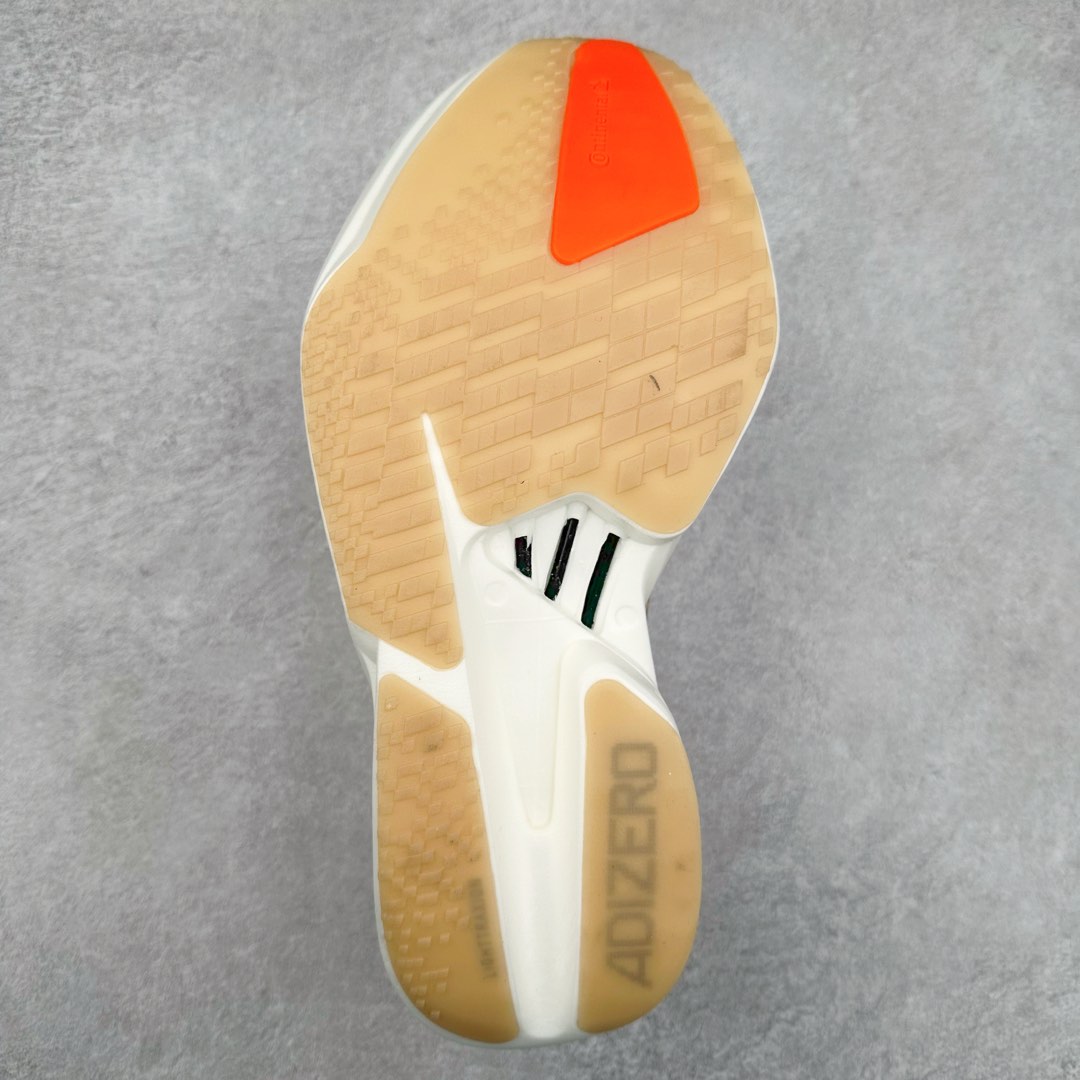 图片[9]-AD Adizero Eva SL M 零度进化版系列低帮轻便透气竞速休闲运动慢跑鞋 JR6357 相信大家对去年 adidas 横空出世的「顶级超跑」adiZero Adios Pro EVO 1 记忆犹新！不仅登顶阿迪史上最轻跑鞋宝座，更在接下来的全球马拉松赛事中，持续书写着惊人成绩，被网友戏称新一代「阿迪神鞋」全网刷屏！极简设计语言与强烈速度感和存在感的鞋侧三线，让人过目不忘，特别种草！其中定位于中长跑训练的 adidas Adizero Evo SL，整体外观造型与 adiZero Adios Pro EVO 1 非常相似。中底配置方面搭载全掌 Lightstrike Pro，鞋面采用透气网面示人，契合日常训练鞋的定位，更加耐用。外底给到了马牌橡胶，及类似上代竞速旗舰 adidas Adizero Adios Pro 3 区域分布。整体看下来无论是外观的鲜明辨识度，还是配置的扎实程度都很顶。尺码：36 36⅔ 37⅓ 38 38⅔ 39⅓ 40 40⅔ 41⅓ 42 42⅔ 43⅓ 44 45-选品中心