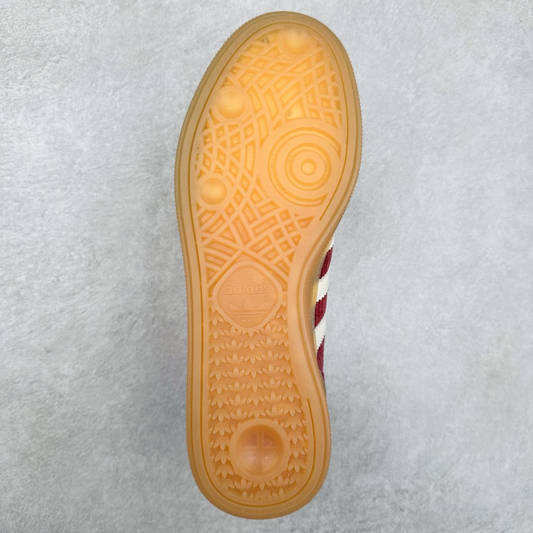 图片[9]-AD Originals Handball SPZL 手球运动员系列百搭休闲运动板鞋 IG1978 这款来自阿迪达斯的这款HANDBALL SPZL前身是一双手球运动鞋，这一次拿来复刻，所以鞋面的主要色彩选用了黑色， 鞋面外侧除了Spezial字母之外还有三叶草标志。Handball SPZL作为复古手球训练鞋与作为室内足球鞋的Samba有着异曲同工之处，但是质感更为出众的鞋身以及丰富的配色选择比起Samba来讲可以说是更胜一筹了！尺码：36 36⅔ 37⅓ 38 38⅔ 39⅓ 40 40⅔ 41⅓ 42 42⅔ 43⅓ 44 45-选品中心