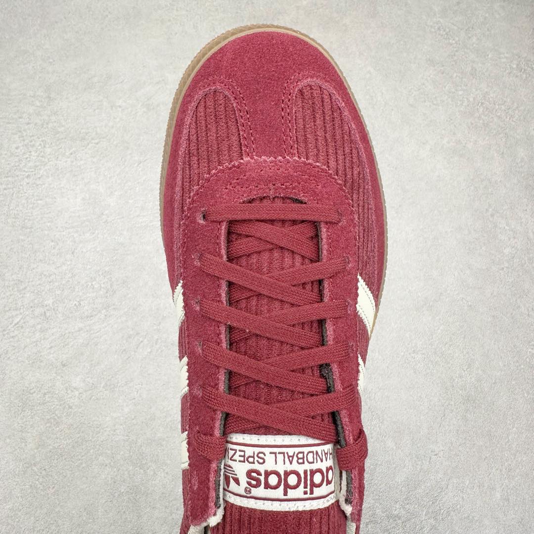 图片[4]-AD Originals Handball SPZL 手球运动员系列百搭休闲运动板鞋 IG1978 这款来自阿迪达斯的这款HANDBALL SPZL前身是一双手球运动鞋，这一次拿来复刻，所以鞋面的主要色彩选用了黑色， 鞋面外侧除了Spezial字母之外还有三叶草标志。Handball SPZL作为复古手球训练鞋与作为室内足球鞋的Samba有着异曲同工之处，但是质感更为出众的鞋身以及丰富的配色选择比起Samba来讲可以说是更胜一筹了！尺码：36 36⅔ 37⅓ 38 38⅔ 39⅓ 40 40⅔ 41⅓ 42 42⅔ 43⅓ 44 45-选品中心