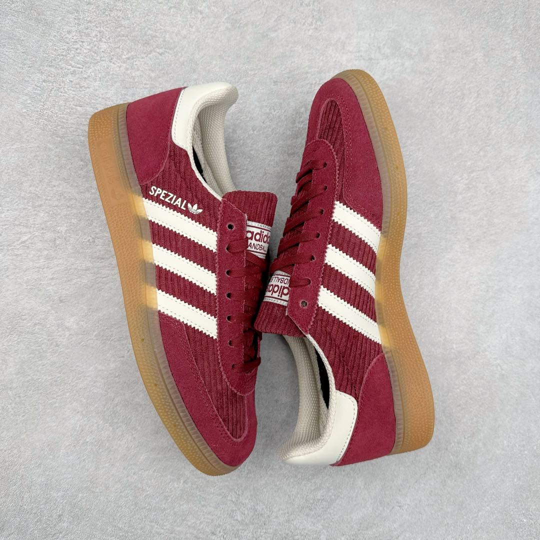 图片[3]-AD Originals Handball SPZL 手球运动员系列百搭休闲运动板鞋 IG1978 这款来自阿迪达斯的这款HANDBALL SPZL前身是一双手球运动鞋，这一次拿来复刻，所以鞋面的主要色彩选用了黑色， 鞋面外侧除了Spezial字母之外还有三叶草标志。Handball SPZL作为复古手球训练鞋与作为室内足球鞋的Samba有着异曲同工之处，但是质感更为出众的鞋身以及丰富的配色选择比起Samba来讲可以说是更胜一筹了！尺码：36 36⅔ 37⅓ 38 38⅔ 39⅓ 40 40⅔ 41⅓ 42 42⅔ 43⅓ 44 45-选品中心