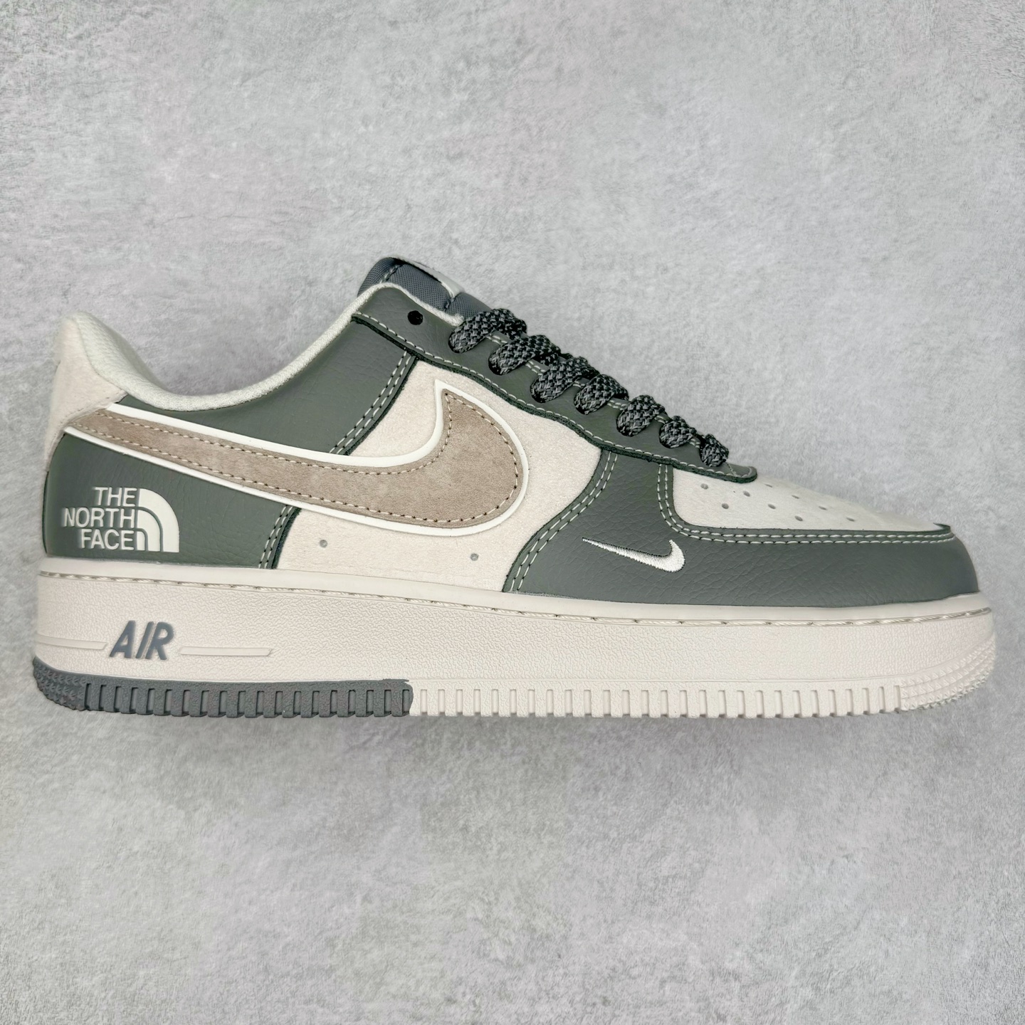 NK Air Force 1´07 Low 空军一号低帮百搭休闲运动板鞋 DM6868-046 柔软、弹性十足的缓震性能和出色的中底设计 横跨复古与现代的外型结合 造就出风靡全球 三十多年的Force 1 直到今天还深受青睐 尺码:36 36.5 37.5 38 38.5 39 40 40.5 41 42 42.5 43 44 44.5 45-选品中心