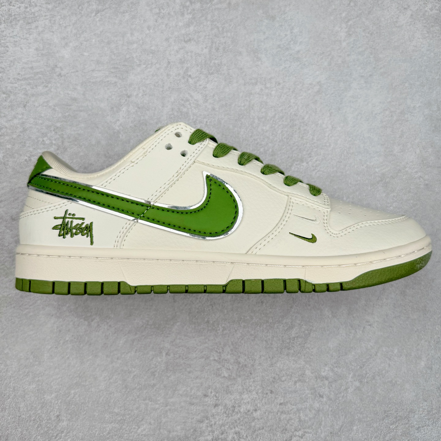 NK Dunk Low 定制配色 DQ1098-381 大厂出品 极力推荐 原装头层材料 独家版型蒸餾加工帶來的是更好的视觉和脚感体验大厂纯原品质出货 清洁度 电绣工艺 皮料切割干净无任何毛边 细节完美 尺码:36 36.5 37.5 38 38.5 39 40 40.5 41 42 42.5 43 44 44.5 45-选品中心