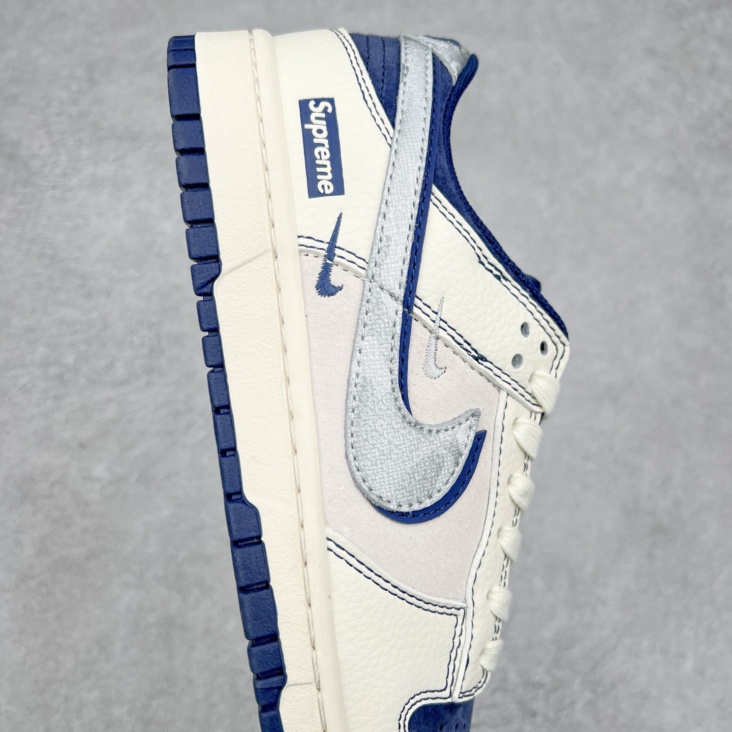 图片[6]-NK Dunk Low 定制配色 DM6868-034 大厂出品 极力推荐 原装头层材料 独家版型蒸餾加工帶來的是更好的视觉和脚感体验大厂纯原品质出货 清洁度 电绣工艺 皮料切割干净无任何毛边 细节完美 尺码：36 36.5 37.5 38 38.5 39 40 40.5 41 42 42.5 43 44 44.5 45-选品中心