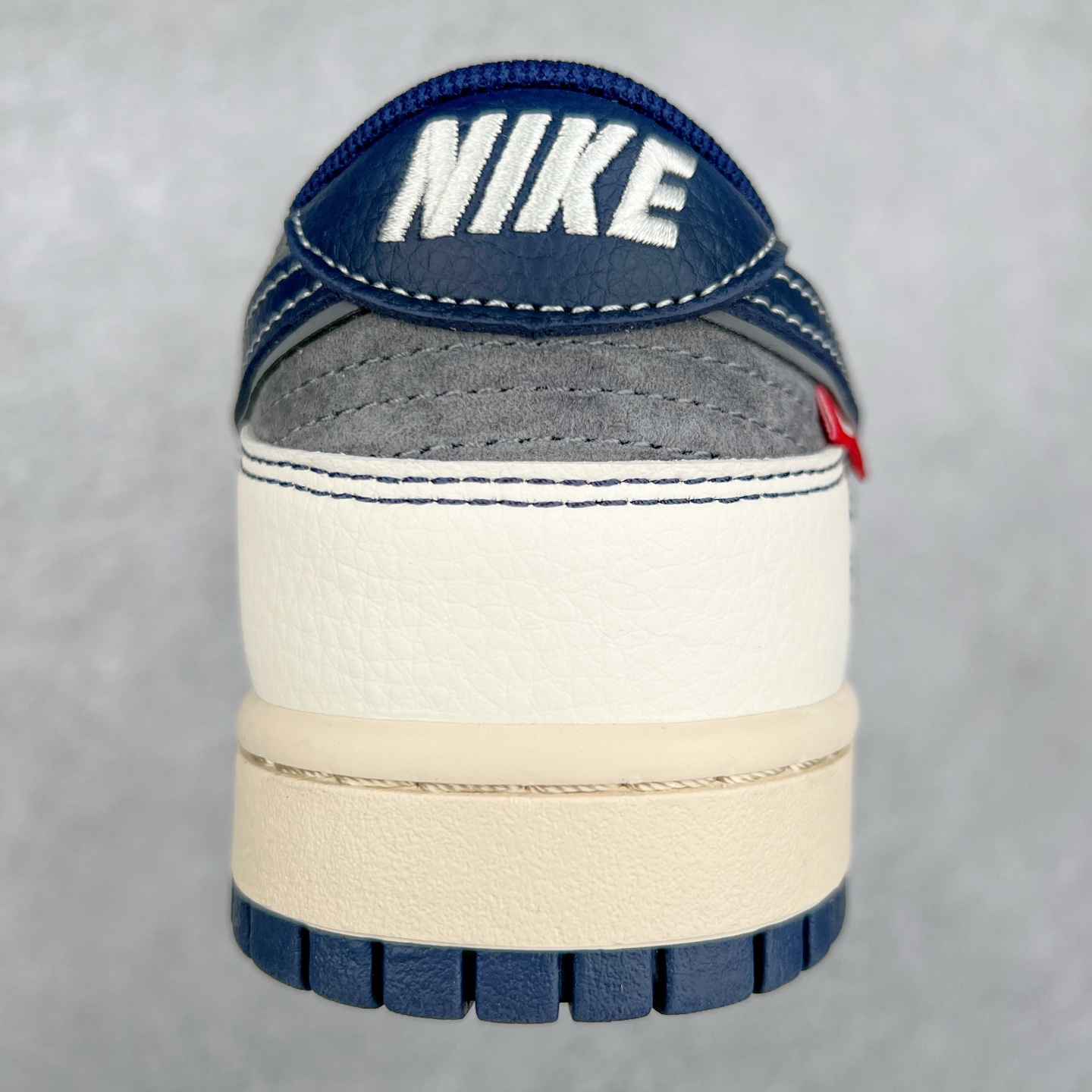 图片[8]-NK Dunk Low 定制配色 DM6868-044 大厂出品 极力推荐 原装头层材料 独家版型蒸餾加工帶來的是更好的视觉和脚感体验大厂纯原品质出货 清洁度 电绣工艺 皮料切割干净无任何毛边 细节完美 尺码：36 36.5 37.5 38 38.5 39 40 40.5 41 42 42.5 43 44 44.5 45-选品中心