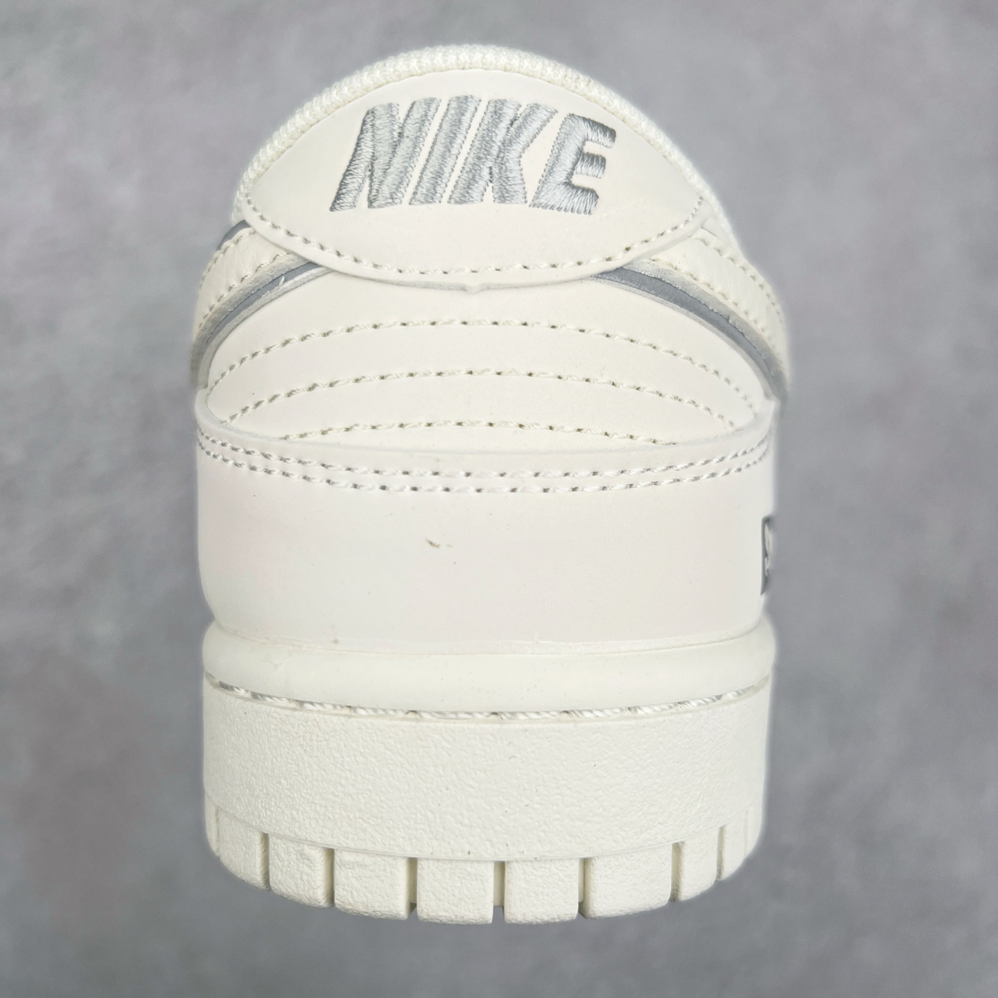 图片[8]-NK Dunk Low 定制配色 DQ1098-392 大厂出品 极力推荐 原装头层材料 独家版型蒸餾加工帶來的是更好的视觉和脚感体验大厂纯原品质出货 清洁度 电绣工艺 皮料切割干净无任何毛边 细节完美 尺码：36 36.5 37.5 38 38.5 39 40 40.5 41 42 42.5 43 44 44.5 45-选品中心