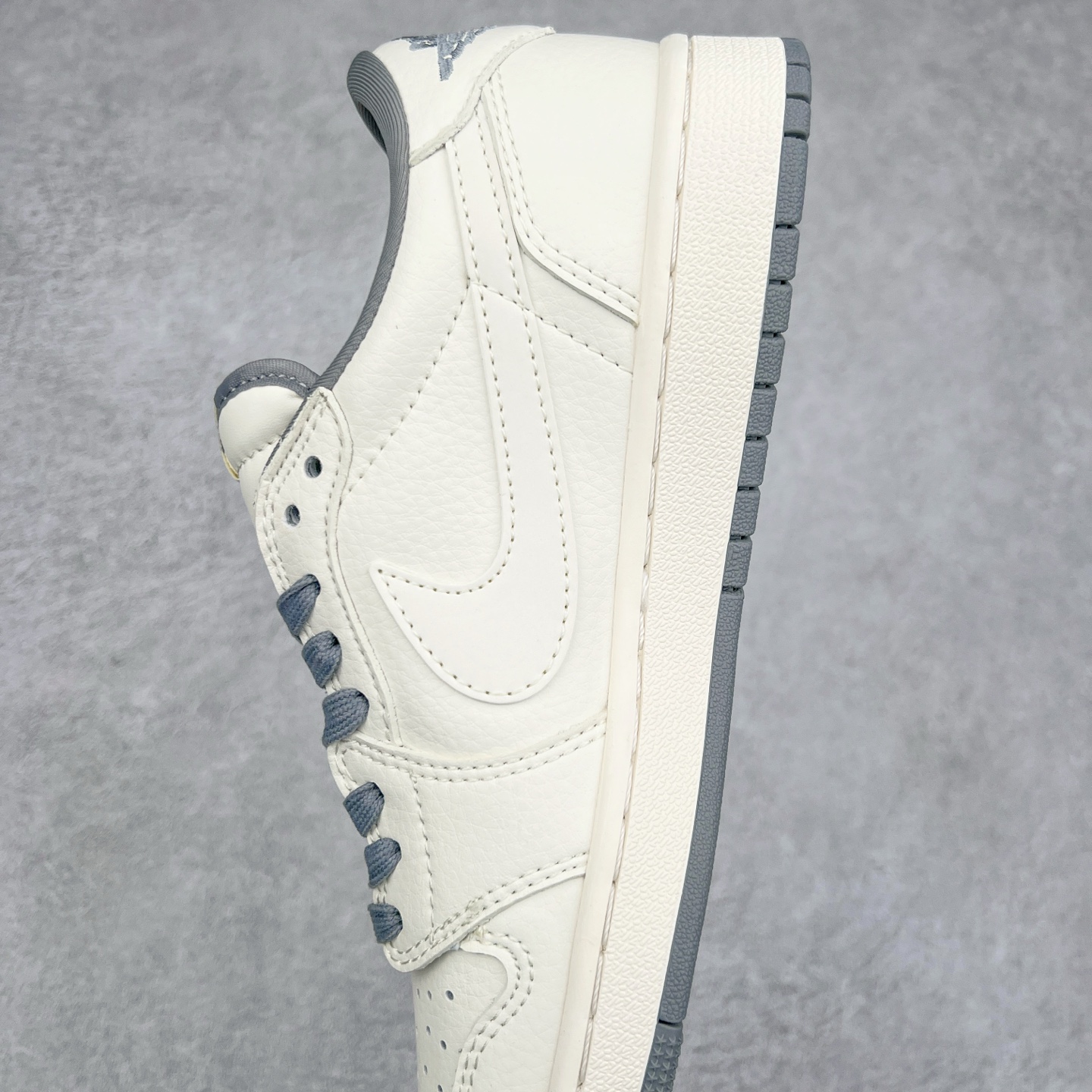 图片[7]-TS x Air Jordan AJ1 Low 倒钩低帮联名定制配色 DM6688-607 原厂内置气垫魔块 A模大底 头层小牛皮 鞋舌AJ原厂专用牛津布+AJ专用反口珍珠布+原厂无杂质高弹内里海棉+特殊封边弹力鞋带 尺码：36 36.5 37.5 38 38.5 39 40 40.5 41 42 42.5 43 44 44.5 45 46 47.5-选品中心