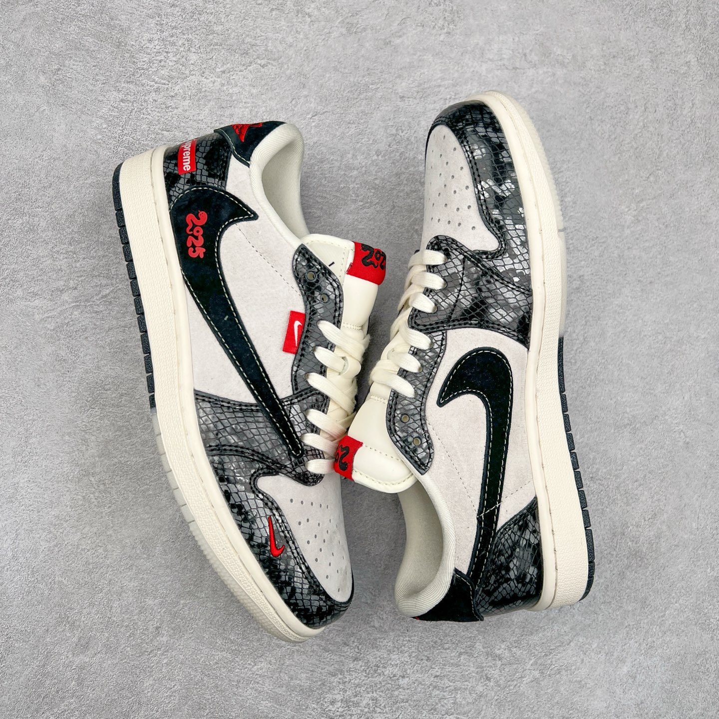 图片[3]-TS x Air Jordan AJ1 Low 倒钩低帮联名定制配色 DM9288-010 原厂内置气垫魔块 A模大底 头层小牛皮 鞋舌AJ原厂专用牛津布+AJ专用反口珍珠布+原厂无杂质高弹内里海棉+特殊封边弹力鞋带 尺码：36 36.5 37.5 38 38.5 39 40 40.5 41 42 42.5 43 44 44.5 45 46 47.5-选品中心