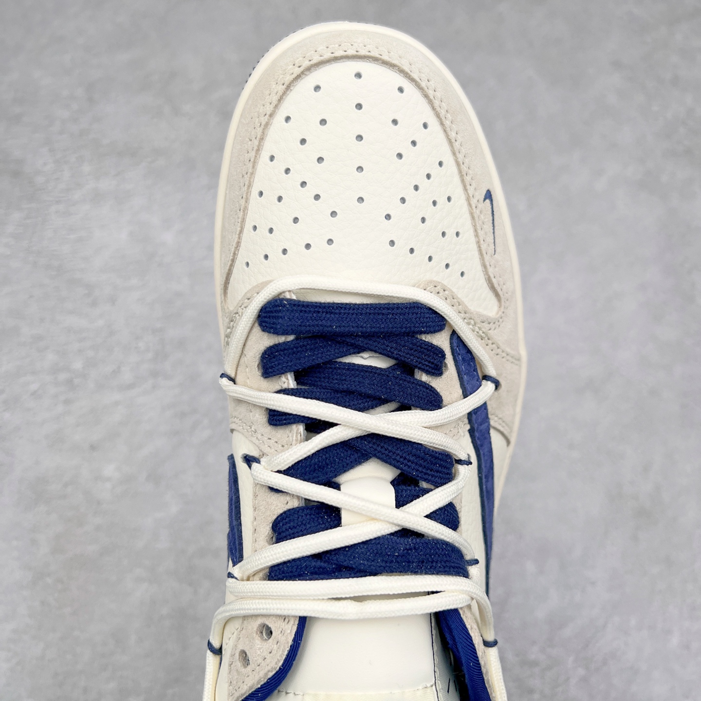 图片[4]-TS x Air Jordan AJ1 Low 倒钩低帮联名定制配色 DM9288-003 原厂内置气垫魔块 A模大底 头层小牛皮 鞋舌AJ原厂专用牛津布+AJ专用反口珍珠布+原厂无杂质高弹内里海棉+特殊封边弹力鞋带 尺码：36 36.5 37.5 38 38.5 39 40 40.5 41 42 42.5 43 44 44.5 45 46 47.5-选品中心