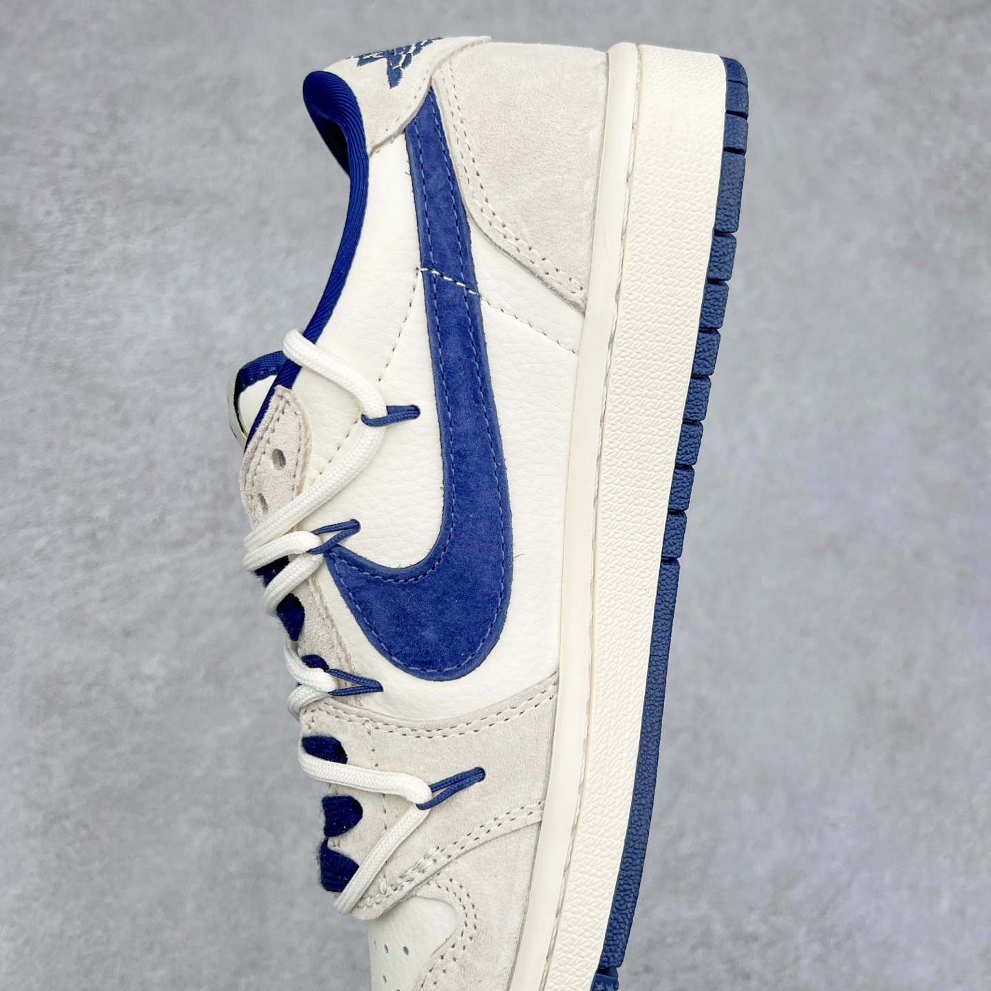 图片[7]-TS x Air Jordan AJ1 Low 倒钩低帮联名定制配色 DM9288-003 原厂内置气垫魔块 A模大底 头层小牛皮 鞋舌AJ原厂专用牛津布+AJ专用反口珍珠布+原厂无杂质高弹内里海棉+特殊封边弹力鞋带 尺码：36 36.5 37.5 38 38.5 39 40 40.5 41 42 42.5 43 44 44.5 45 46 47.5-选品中心