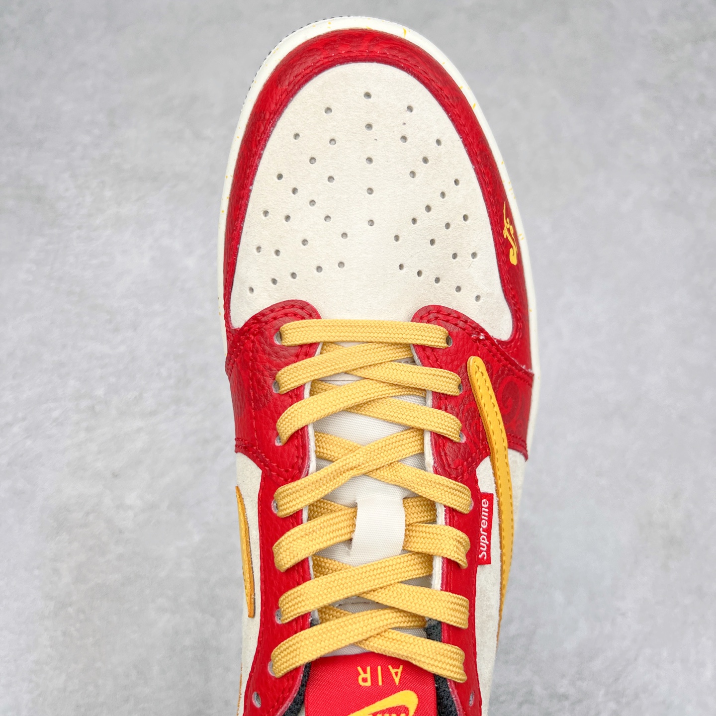 图片[4]-TS x Air Jordan AJ1 Low 倒钩低帮联名定制配色 DM7866-093 原厂内置气垫魔块 A模大底 头层小牛皮 鞋舌AJ原厂专用牛津布+AJ专用反口珍珠布+原厂无杂质高弹内里海棉+特殊封边弹力鞋带 尺码：36 36.5 37.5 38 38.5 39 40 40.5 41 42 42.5 43 44 44.5 45 46 47.5-选品中心