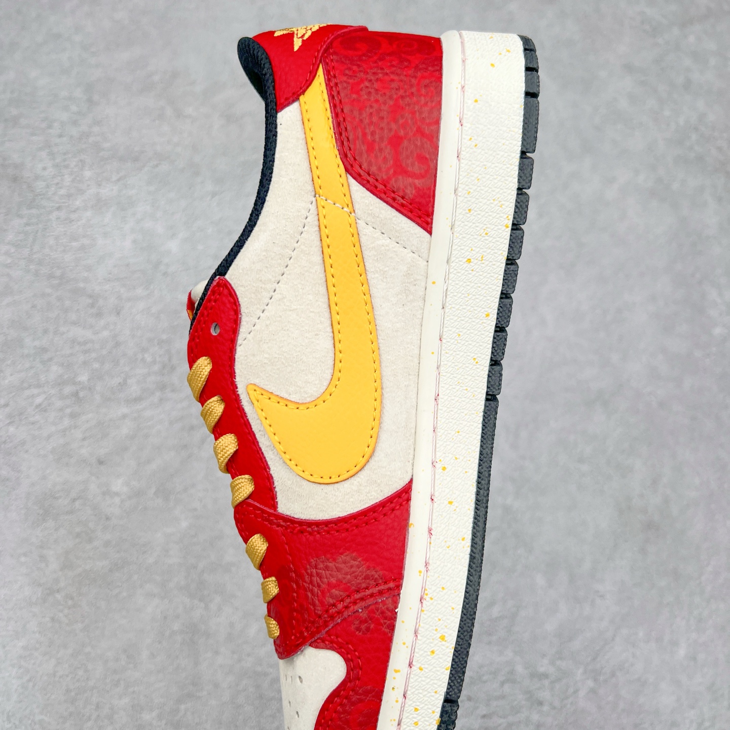 图片[7]-TS x Air Jordan AJ1 Low 倒钩低帮联名定制配色 DM7866-093 原厂内置气垫魔块 A模大底 头层小牛皮 鞋舌AJ原厂专用牛津布+AJ专用反口珍珠布+原厂无杂质高弹内里海棉+特殊封边弹力鞋带 尺码：36 36.5 37.5 38 38.5 39 40 40.5 41 42 42.5 43 44 44.5 45 46 47.5-选品中心