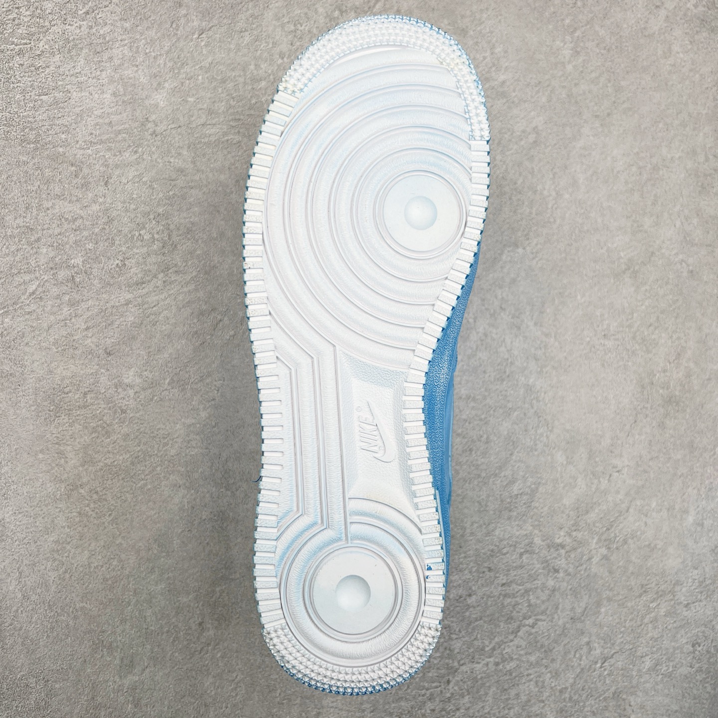 图片[9]-NK Air Force 1´07 Low 空军一号低帮百搭休闲运动板鞋 YY2024-992 柔软、弹性十足的缓震性能和出色的中底设计 横跨复古与现代的外型结合 造就出风靡全球 三十多年的Force 1 直到今天还深受青睐 尺码：36 36.5 37.5 38 38.5 39 40 40.5 41 42 42.5 43 44 44.5 45-选品中心