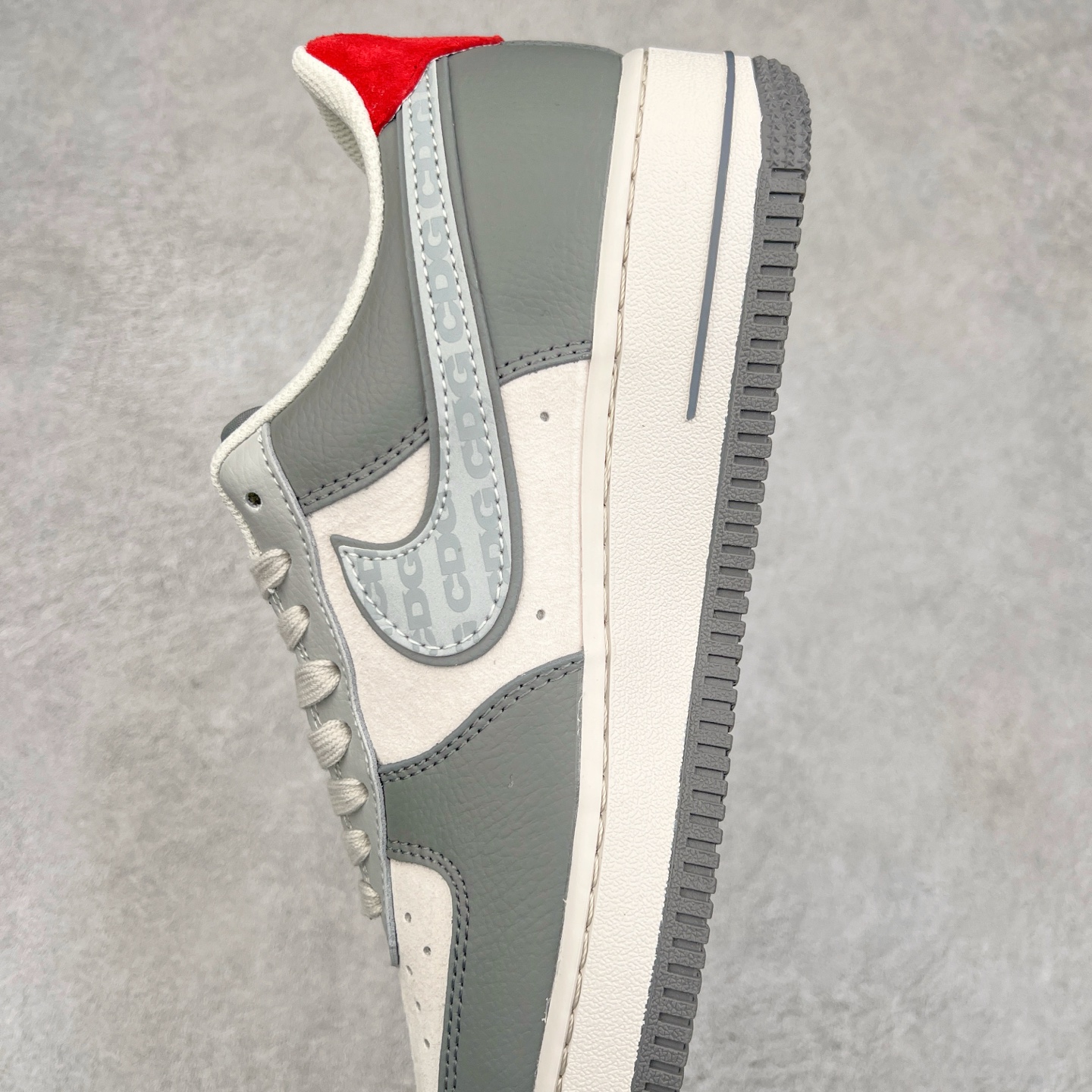 图片[7]-NK Air Force 1´07 Low 空军一号低帮百搭休闲运动板鞋 DM6868-050 柔软、弹性十足的缓震性能和出色的中底设计 横跨复古与现代的外型结合 造就出风靡全球 三十多年的Force 1 直到今天还深受青睐 尺码：36 36.5 37.5 38 38.5 39 40 40.5 41 42 42.5 43 44 44.5 45-选品中心