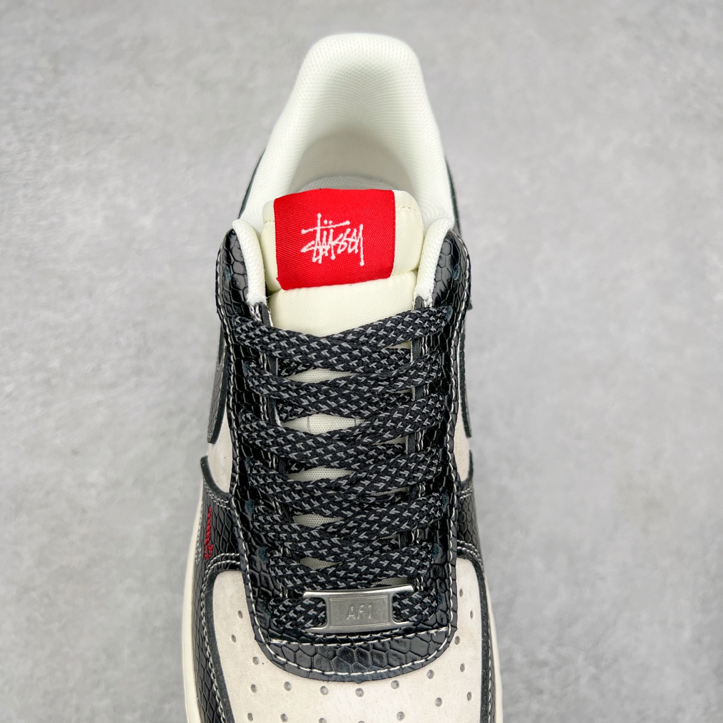 图片[5]-NK Air Force 1´07 Low 空军一号低帮百搭休闲运动板鞋 HH7518-034 柔软、弹性十足的缓震性能和出色的中底设计 横跨复古与现代的外型结合 造就出风靡全球 三十多年的Force 1 直到今天还深受青睐 尺码：36 36.5 37.5 38 38.5 39 40 40.5 41 42 42.5 43 44 44.5 45-选品中心