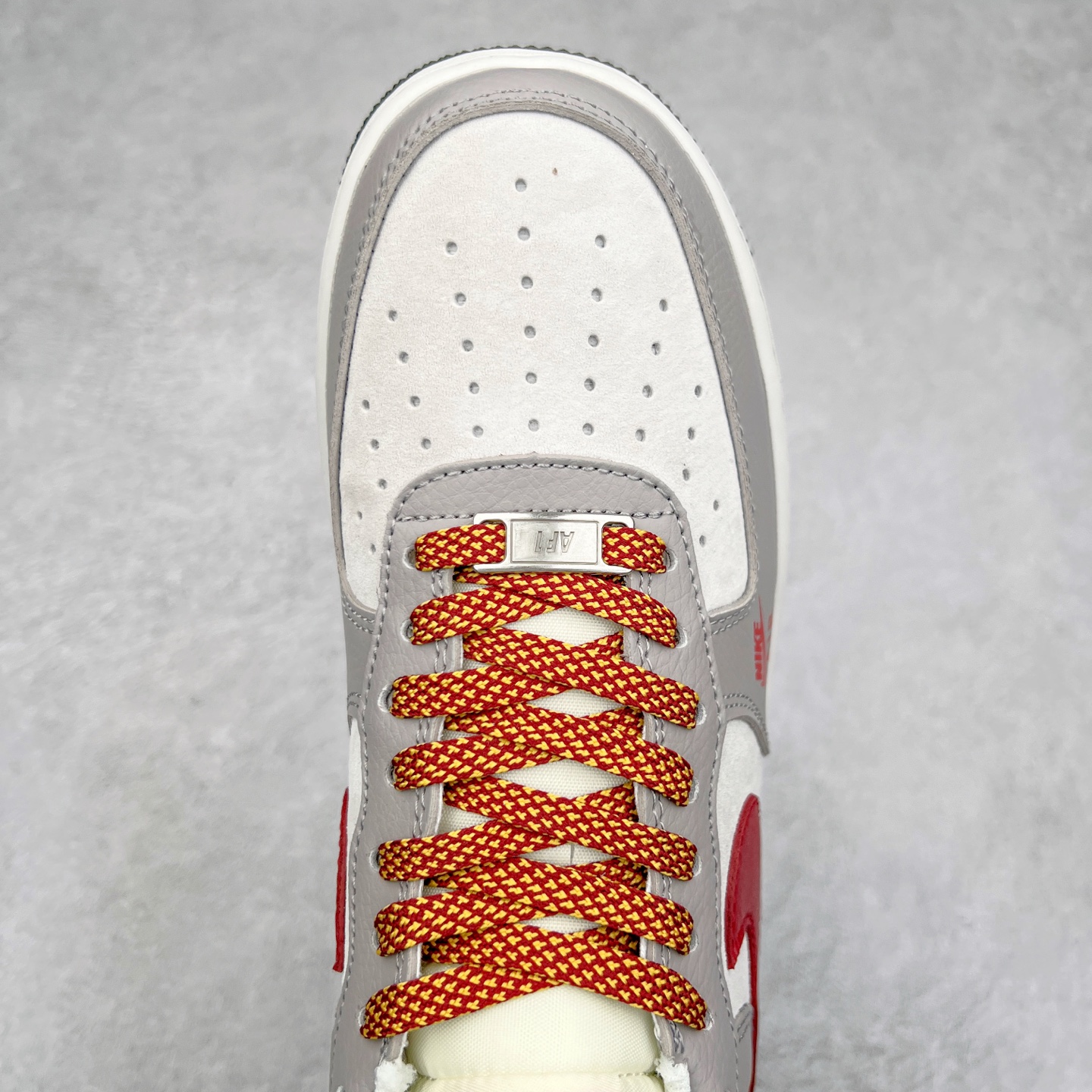 图片[4]-NK Air Force 1´07 Low 空军一号低帮百搭休闲运动板鞋 DM6868-029 柔软、弹性十足的缓震性能和出色的中底设计 横跨复古与现代的外型结合 造就出风靡全球 三十多年的Force 1 直到今天还深受青睐 尺码：36 36.5 37.5 38 38.5 39 40 40.5 41 42 42.5 43 44 44.5 45-选品中心