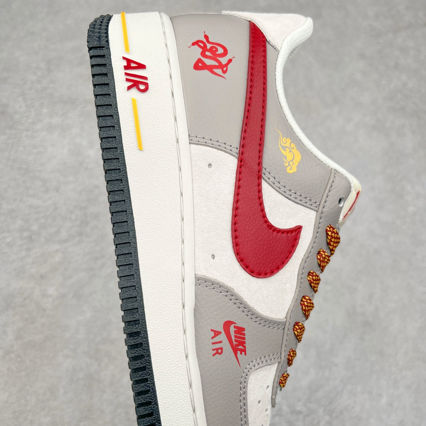 图片[6]-NK Air Force 1´07 Low 空军一号低帮百搭休闲运动板鞋 DM6868-029 柔软、弹性十足的缓震性能和出色的中底设计 横跨复古与现代的外型结合 造就出风靡全球 三十多年的Force 1 直到今天还深受青睐 尺码：36 36.5 37.5 38 38.5 39 40 40.5 41 42 42.5 43 44 44.5 45-选品中心