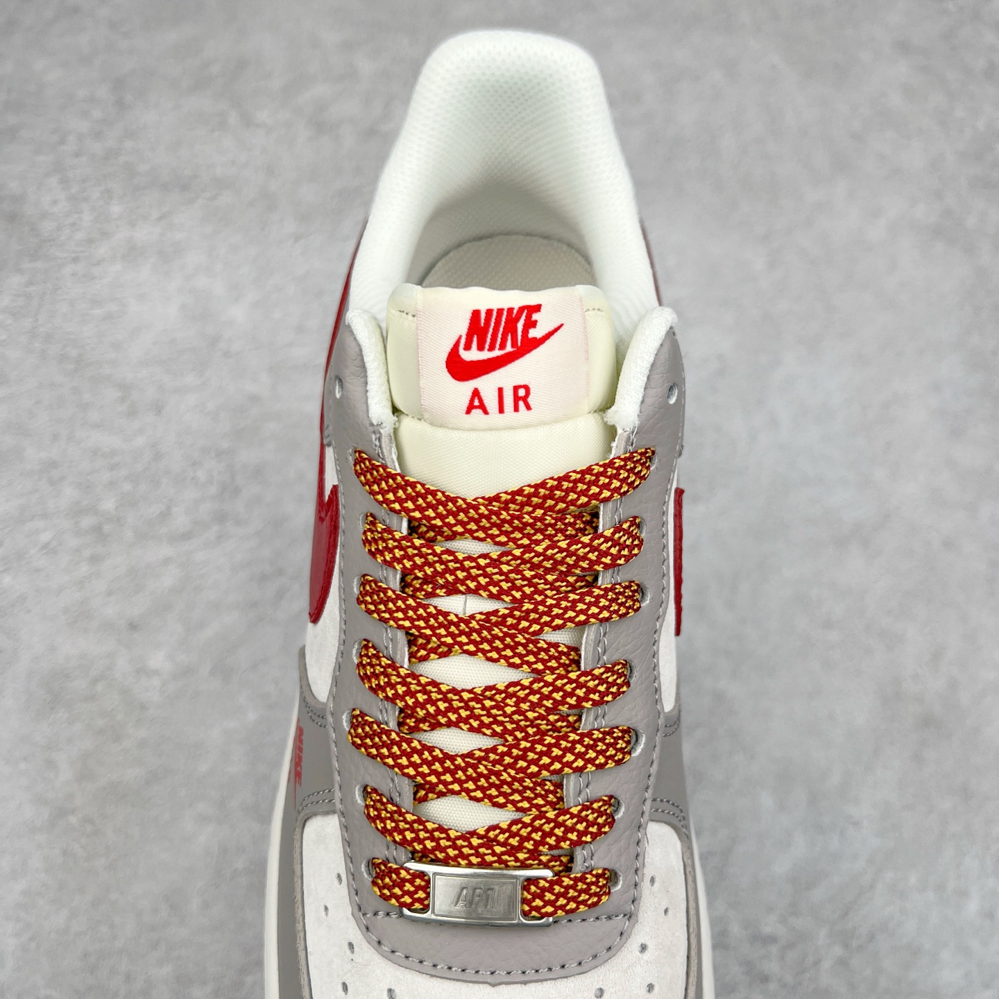 图片[5]-NK Air Force 1´07 Low 空军一号低帮百搭休闲运动板鞋 DM6868-029 柔软、弹性十足的缓震性能和出色的中底设计 横跨复古与现代的外型结合 造就出风靡全球 三十多年的Force 1 直到今天还深受青睐 尺码：36 36.5 37.5 38 38.5 39 40 40.5 41 42 42.5 43 44 44.5 45-选品中心