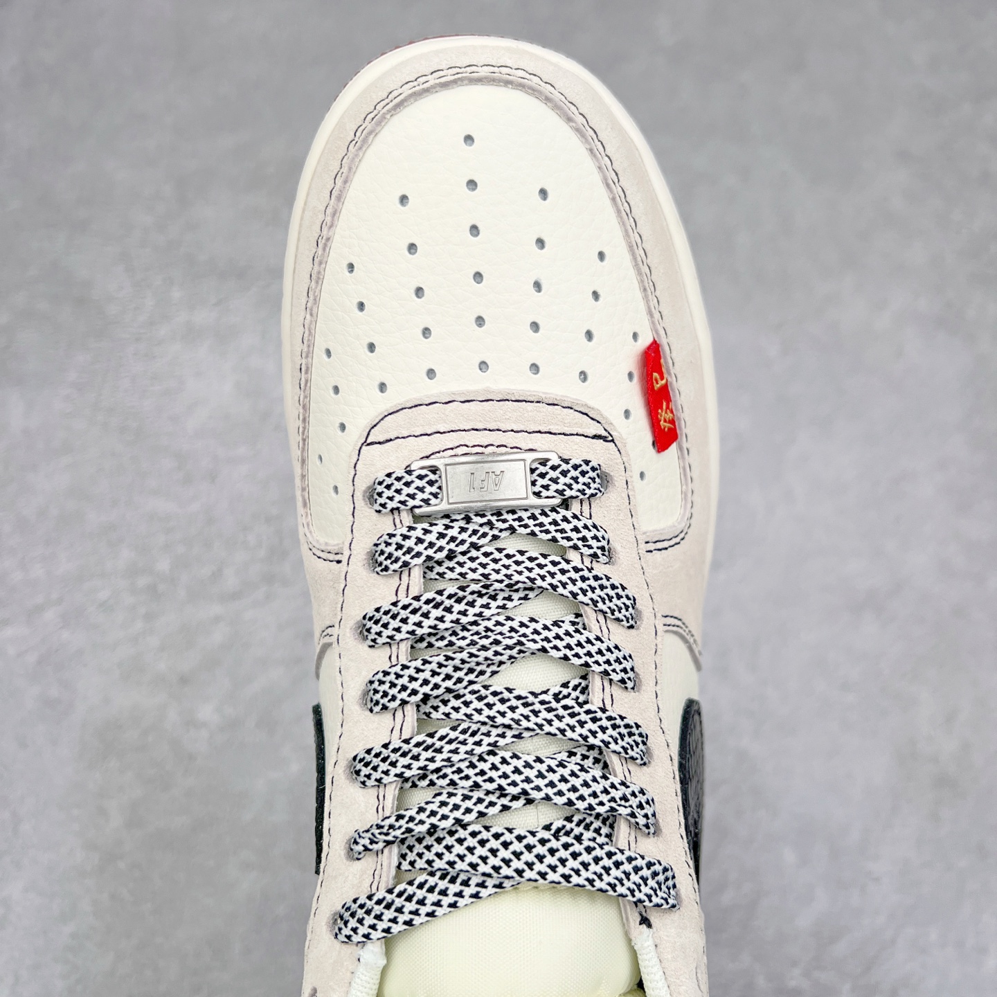 图片[4]-NK Air Force 1´07 Low 空军一号低帮百搭休闲运动板鞋 HH7518-033 柔软、弹性十足的缓震性能和出色的中底设计 横跨复古与现代的外型结合 造就出风靡全球 三十多年的Force 1 直到今天还深受青睐 尺码：36 36.5 37.5 38 38.5 39 40 40.5 41 42 42.5 43 44 44.5 45-选品中心