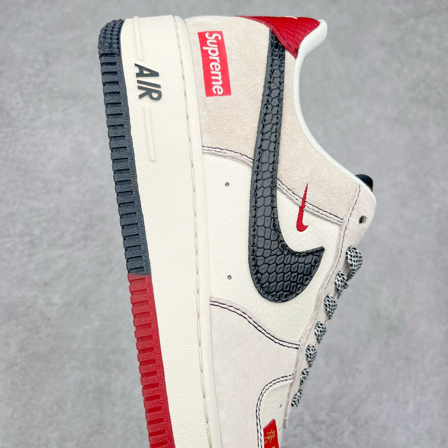 图片[6]-NK Air Force 1´07 Low 空军一号低帮百搭休闲运动板鞋 HH7518-033 柔软、弹性十足的缓震性能和出色的中底设计 横跨复古与现代的外型结合 造就出风靡全球 三十多年的Force 1 直到今天还深受青睐 尺码：36 36.5 37.5 38 38.5 39 40 40.5 41 42 42.5 43 44 44.5 45-选品中心