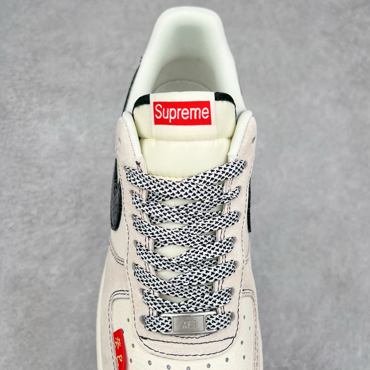 图片[5]-NK Air Force 1´07 Low 空军一号低帮百搭休闲运动板鞋 HH7518-033 柔软、弹性十足的缓震性能和出色的中底设计 横跨复古与现代的外型结合 造就出风靡全球 三十多年的Force 1 直到今天还深受青睐 尺码：36 36.5 37.5 38 38.5 39 40 40.5 41 42 42.5 43 44 44.5 45-选品中心