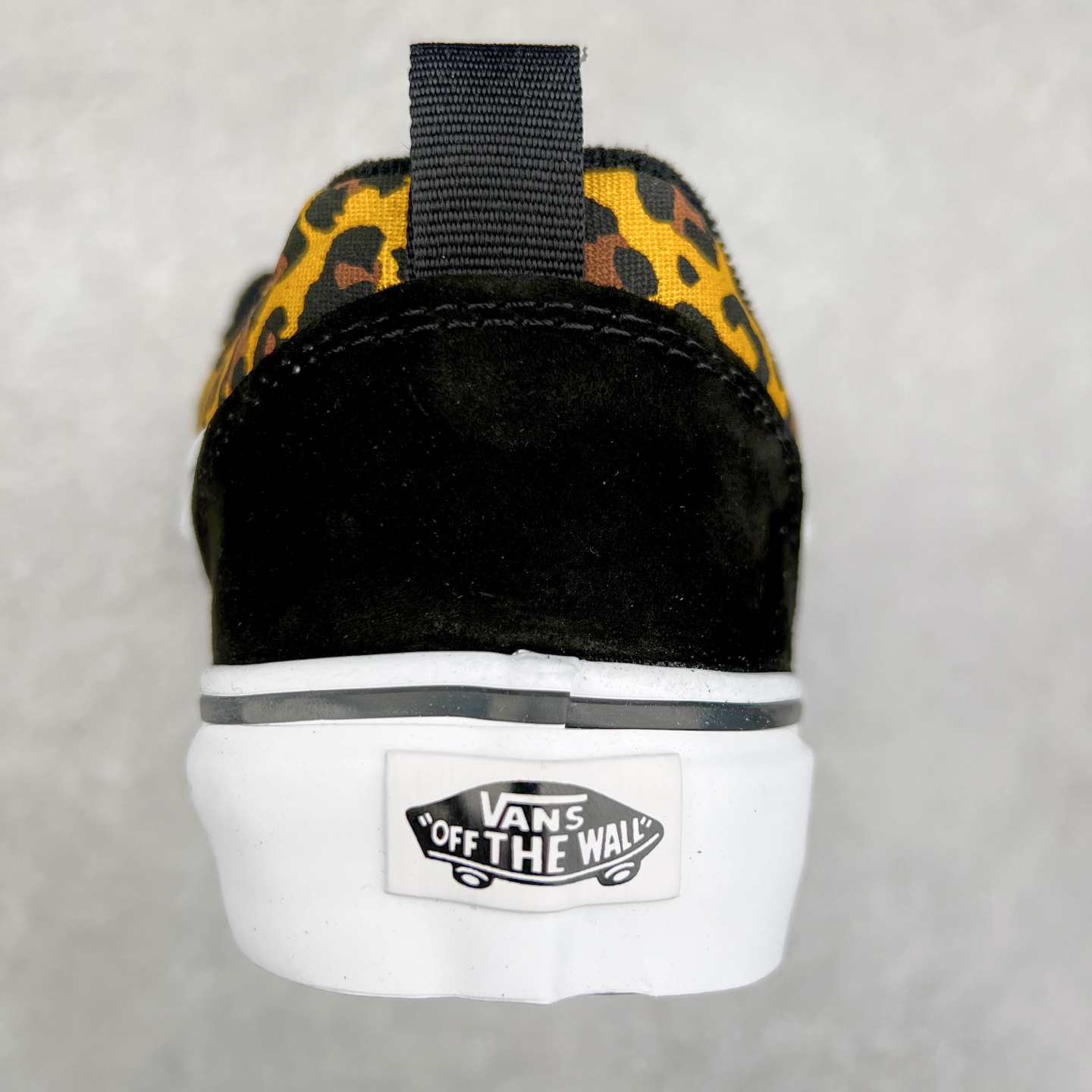 图片[8]-Vans Knu Skool 黑豹纹 万斯低帮复古休闲硫化面包鞋 肥胖版大LOGO原版全皮猪八面料 鞋身采用顶级黑麂皮搭配豹纹帆布 彰显潮流时尚 自带野性 霸气 性感的感觉 冬季出行必备 尺码：35 36 36.5 37 38 38.5 39 40 40.5 41 42 42.5 43 44-选品中心