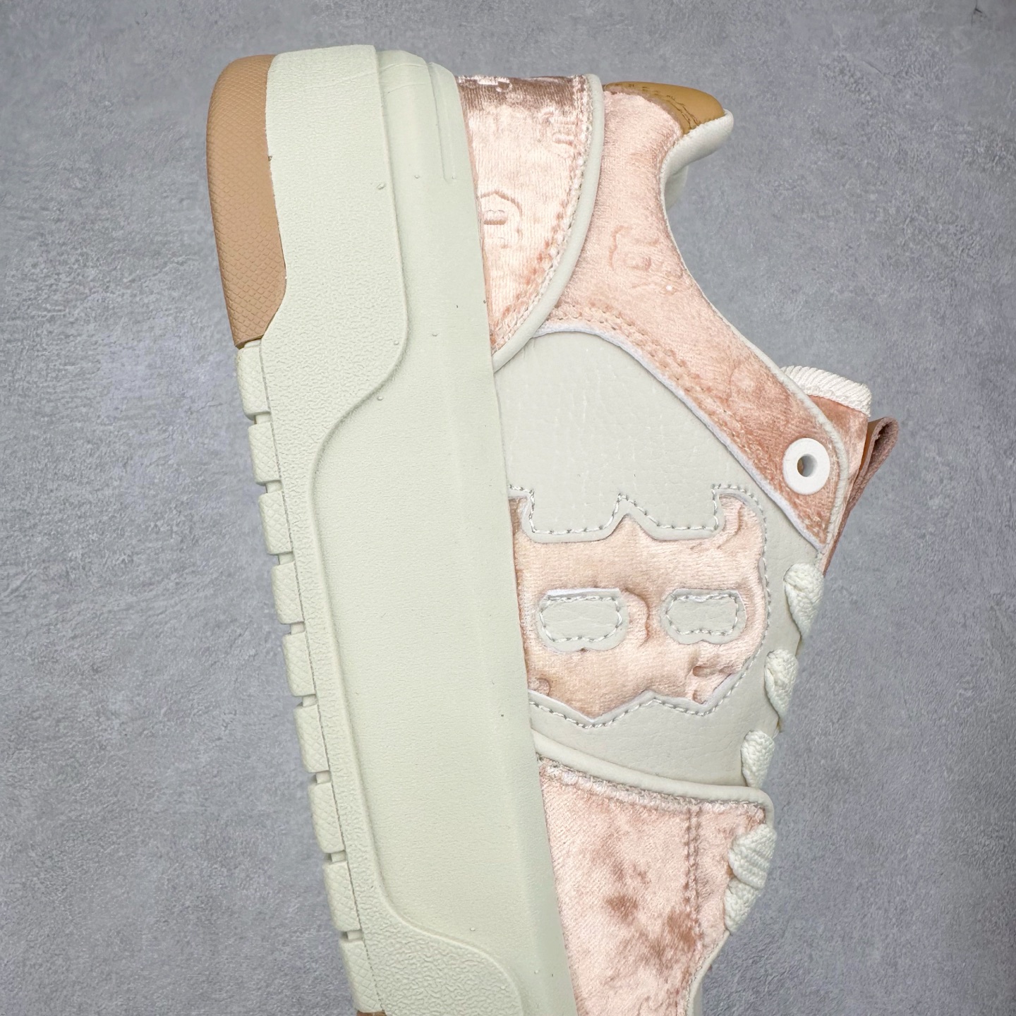 图片[6]-MLB Chunky Liner Basic 复古印花学长鞋系列低帮轻量增高厚底百搭休闲运动慢跑鞋板鞋 Korea韩国联名NY美国榄球纽约洋基队限定 韩国代购专供 全套原楦原纸板原厂数据开发 正确中底拉帮中底网布细节 平台代购专供 左脚内置芯片 韩国代购吊牌标贴 独家一比一RB+MD组合大底 高频后跟小人Logo精准对位立体饱满 正确网布加超迁鞋面 转印中底走线紧密 转印Logo工艺表层防刮不掉色 尺码：35 36 36.5 37.5 38 38.5 39 40 40.5 41 42 42.5 43 44 45-选品中心