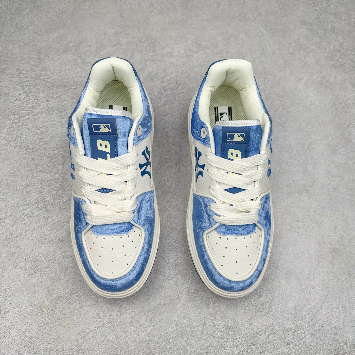 图片[2]-MLB Chunky Liner Basic 复古印花学长鞋系列低帮轻量增高厚底百搭休闲运动慢跑鞋板鞋 Korea韩国联名NY美国榄球纽约洋基队限定 韩国代购专供 全套原楦原纸板原厂数据开发 正确中底拉帮中底网布细节 平台代购专供 左脚内置芯片 韩国代购吊牌标贴 独家一比一RB+MD组合大底 高频后跟小人Logo精准对位立体饱满 正确网布加超迁鞋面 转印中底走线紧密 转印Logo工艺表层防刮不掉色 尺码：35 36 36.5 37.5 38 38.5 39 40 40.5 41 42 42.5 43 44 45-选品中心