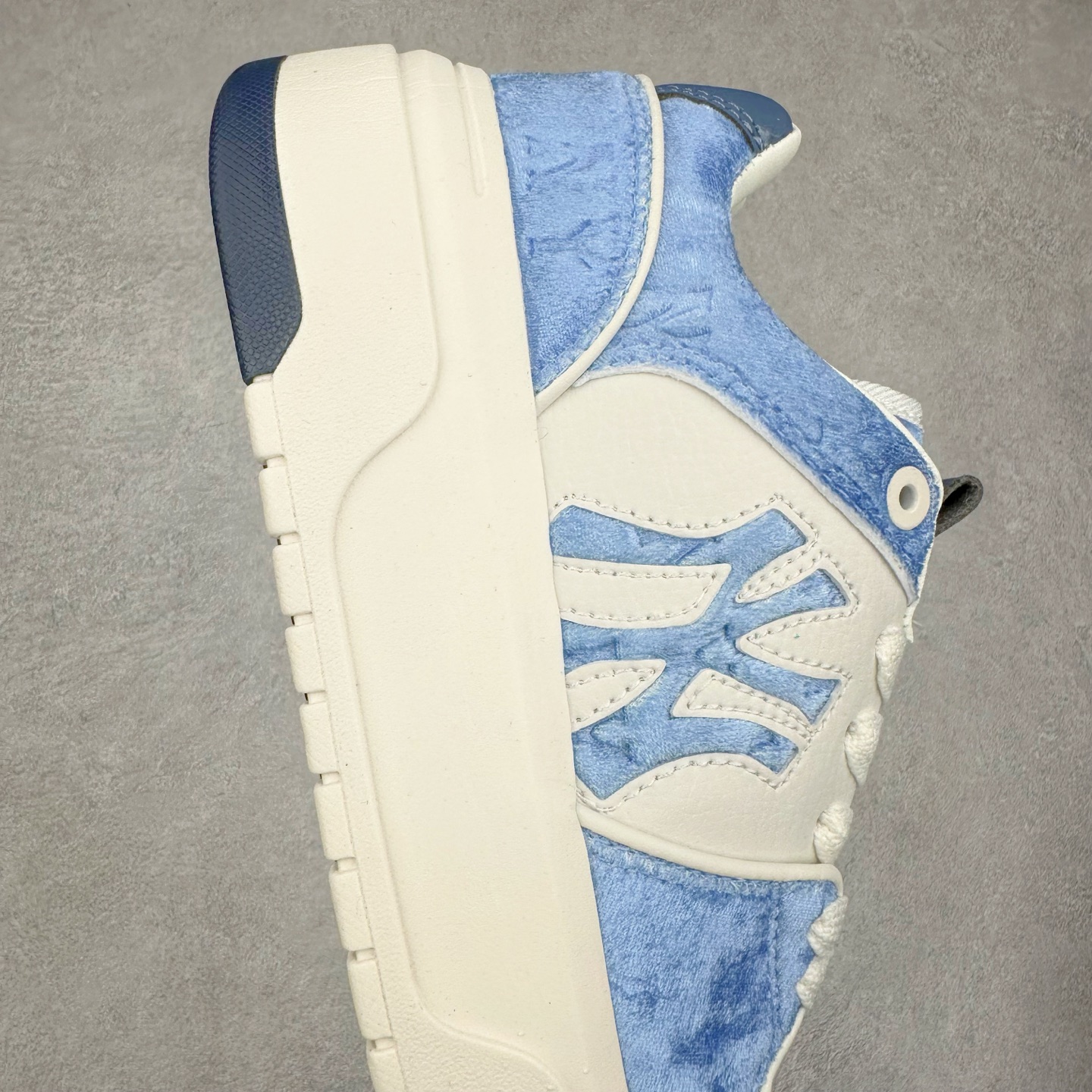 图片[6]-MLB Chunky Liner Basic 复古印花学长鞋系列低帮轻量增高厚底百搭休闲运动慢跑鞋板鞋 Korea韩国联名NY美国榄球纽约洋基队限定 韩国代购专供 全套原楦原纸板原厂数据开发 正确中底拉帮中底网布细节 平台代购专供 左脚内置芯片 韩国代购吊牌标贴 独家一比一RB+MD组合大底 高频后跟小人Logo精准对位立体饱满 正确网布加超迁鞋面 转印中底走线紧密 转印Logo工艺表层防刮不掉色 尺码：35 36 36.5 37.5 38 38.5 39 40 40.5 41 42 42.5 43 44 45-选品中心