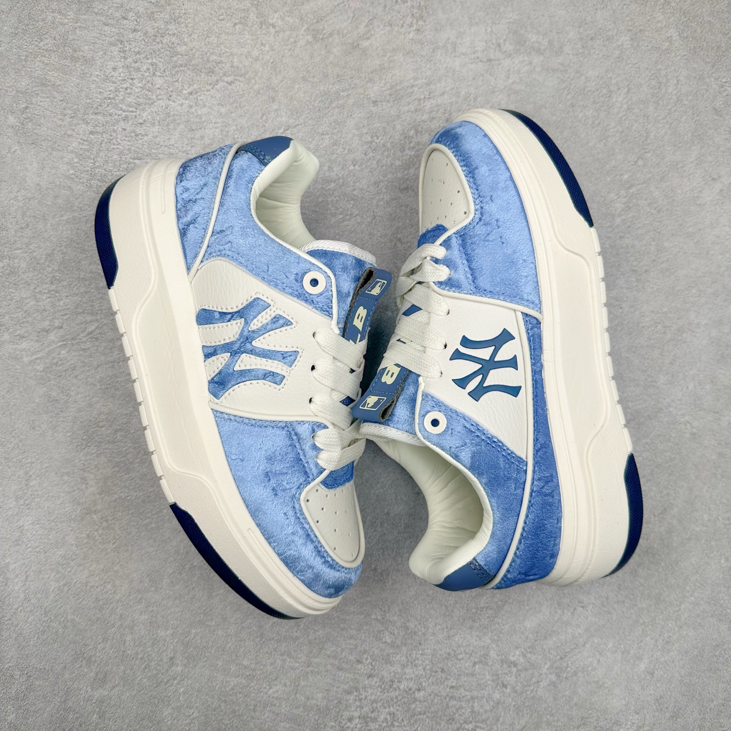 图片[3]-MLB Chunky Liner Basic 复古印花学长鞋系列低帮轻量增高厚底百搭休闲运动慢跑鞋板鞋 Korea韩国联名NY美国榄球纽约洋基队限定 韩国代购专供 全套原楦原纸板原厂数据开发 正确中底拉帮中底网布细节 平台代购专供 左脚内置芯片 韩国代购吊牌标贴 独家一比一RB+MD组合大底 高频后跟小人Logo精准对位立体饱满 正确网布加超迁鞋面 转印中底走线紧密 转印Logo工艺表层防刮不掉色 尺码：35 36 36.5 37.5 38 38.5 39 40 40.5 41 42 42.5 43 44 45-选品中心