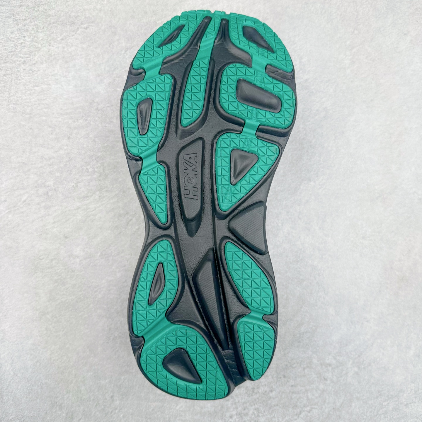 图片[9]-＃福利特价 HOKA ONE ONE Bondi 8 邦代八代缓震网面耐磨低帮跑步鞋 原始的 Bondi 缓震和线条在这里 提供该特许经营权众所周知的柔软、平衡的乘坐体验 Bondi 使用加长的摇杆微调几何形状 以获得更大的加速度 同时由于采用碳纤维板 还可以提供更平稳的脚趾离地 尺码：36 36.5 37.5 38 38.5 39 40 40.5 41 42 42.5 43 44 44.5 45-选品中心