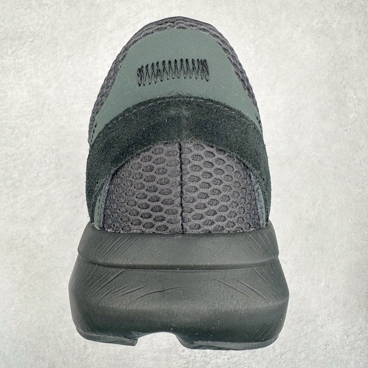 图片[8]-AD LIGHTBLAZE 流光舒适防滑耐磨低帮跑步鞋 JH6941 前卫的专业跑鞋风格造型，LIGHTBLAZE延续了竞速美学的流线轮廓，保留住了与 AdizeroAdios Pro Evo 1相类似厚底理念和「宽三道杠」的视觉元素。尺码：36 36.5 37.5 38 38.5 39 40 40.5 41 42 42.5 43 44 44.5 45-选品中心