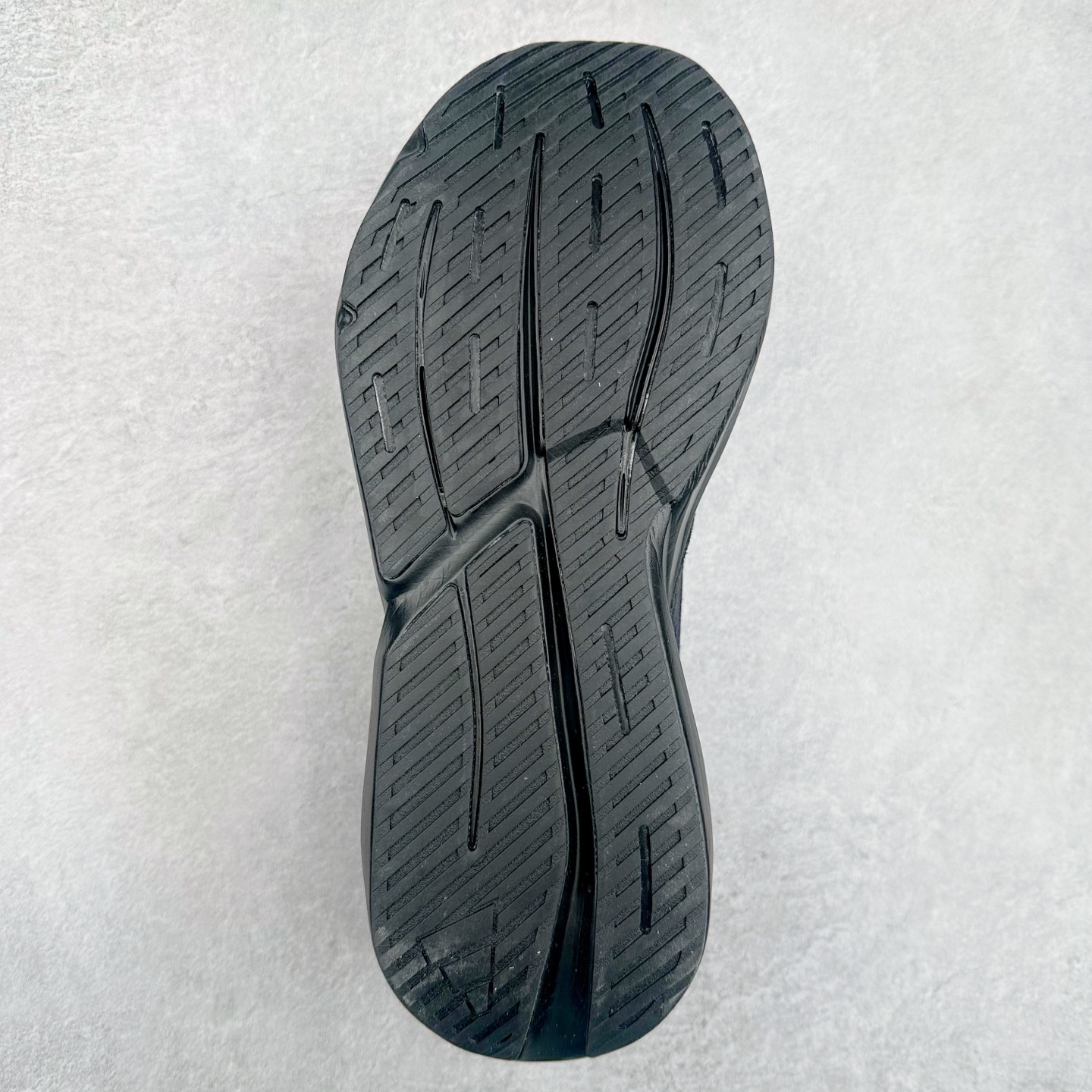 图片[9]-AD LIGHTBLAZE 流光舒适防滑耐磨低帮跑步鞋 JH6941 前卫的专业跑鞋风格造型，LIGHTBLAZE延续了竞速美学的流线轮廓，保留住了与 AdizeroAdios Pro Evo 1相类似厚底理念和「宽三道杠」的视觉元素。尺码：36 36.5 37.5 38 38.5 39 40 40.5 41 42 42.5 43 44 44.5 45-选品中心