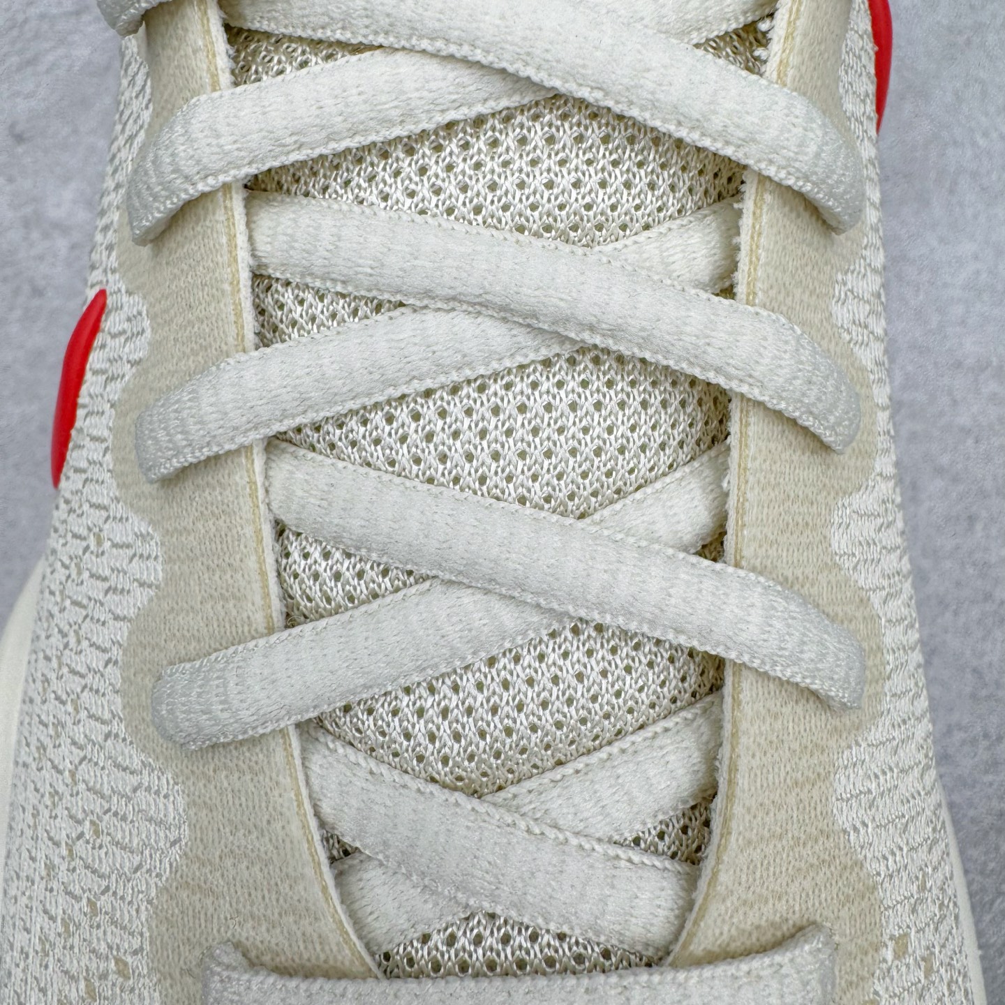 图片[15]-＃K版纯原 NK Hyperdunk HD2017 Low EP 实战篮球鞋 米白红 IB4638-161 实战神鞋 绝迹单品 圈内高端零售大神实体冲Z唯一指定的渠道版本 目前可过各类鉴定或无法鉴定 能操作的私聊 非PT本地产物 品控细节要求做到极致完美 材料细节质感百分百区别市面任意代号纯原版本 不惧任何对比 市场独一档的产物 实体冲Z标准严格把控 每一处细节分毫不差 原汁原味公司货的味道 尺码：39 40 40.5 41 42 42.5 43 44 44.5 45 46 47.5\\r-选品中心