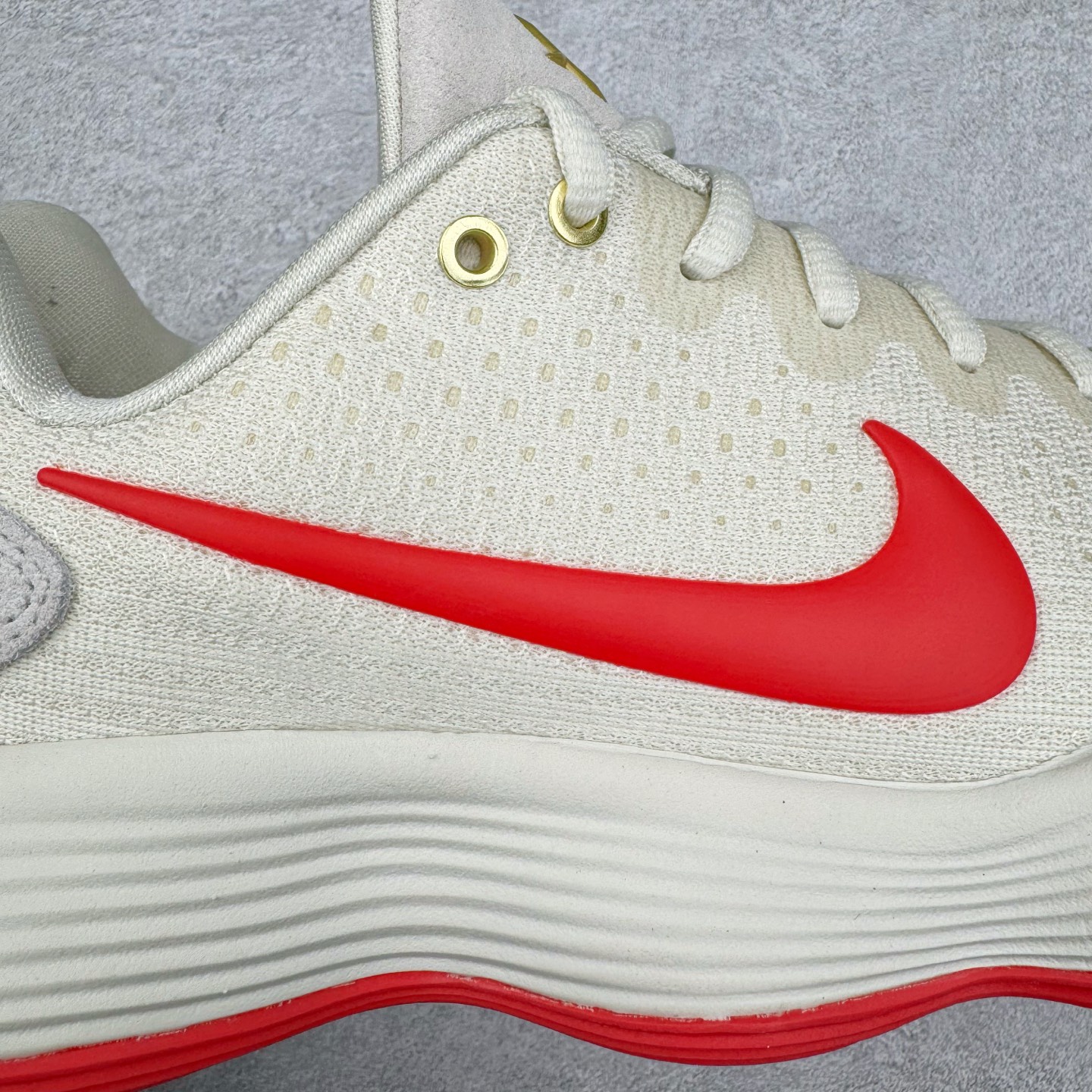 图片[19]-＃K版纯原 NK Hyperdunk HD2017 Low EP 实战篮球鞋 米白红 IB4638-161 实战神鞋 绝迹单品 圈内高端零售大神实体冲Z唯一指定的渠道版本 目前可过各类鉴定或无法鉴定 能操作的私聊 非PT本地产物 品控细节要求做到极致完美 材料细节质感百分百区别市面任意代号纯原版本 不惧任何对比 市场独一档的产物 实体冲Z标准严格把控 每一处细节分毫不差 原汁原味公司货的味道 尺码：39 40 40.5 41 42 42.5 43 44 44.5 45 46 47.5\\r-选品中心