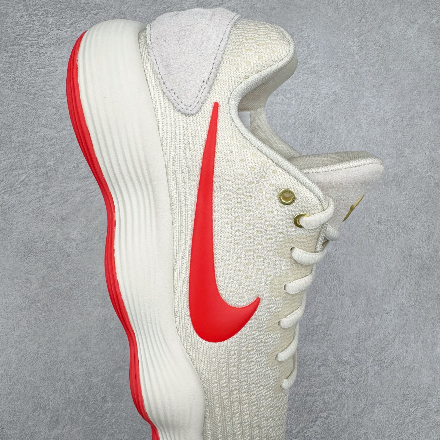 图片[6]-＃K版纯原 NK Hyperdunk HD2017 Low EP 实战篮球鞋 米白红 IB4638-161 实战神鞋 绝迹单品 圈内高端零售大神实体冲Z唯一指定的渠道版本 目前可过各类鉴定或无法鉴定 能操作的私聊 非PT本地产物 品控细节要求做到极致完美 材料细节质感百分百区别市面任意代号纯原版本 不惧任何对比 市场独一档的产物 实体冲Z标准严格把控 每一处细节分毫不差 原汁原味公司货的味道 尺码：39 40 40.5 41 42 42.5 43 44 44.5 45 46 47.5\\r-选品中心