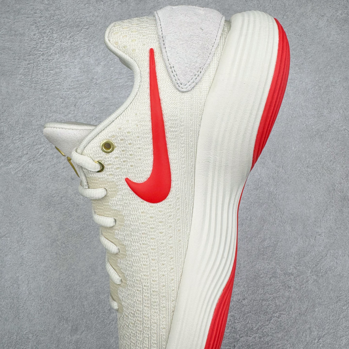 图片[7]-＃K版纯原 NK Hyperdunk HD2017 Low EP 实战篮球鞋 米白红 IB4638-161 实战神鞋 绝迹单品 圈内高端零售大神实体冲Z唯一指定的渠道版本 目前可过各类鉴定或无法鉴定 能操作的私聊 非PT本地产物 品控细节要求做到极致完美 材料细节质感百分百区别市面任意代号纯原版本 不惧任何对比 市场独一档的产物 实体冲Z标准严格把控 每一处细节分毫不差 原汁原味公司货的味道 尺码：39 40 40.5 41 42 42.5 43 44 44.5 45 46 47.5\\r-选品中心