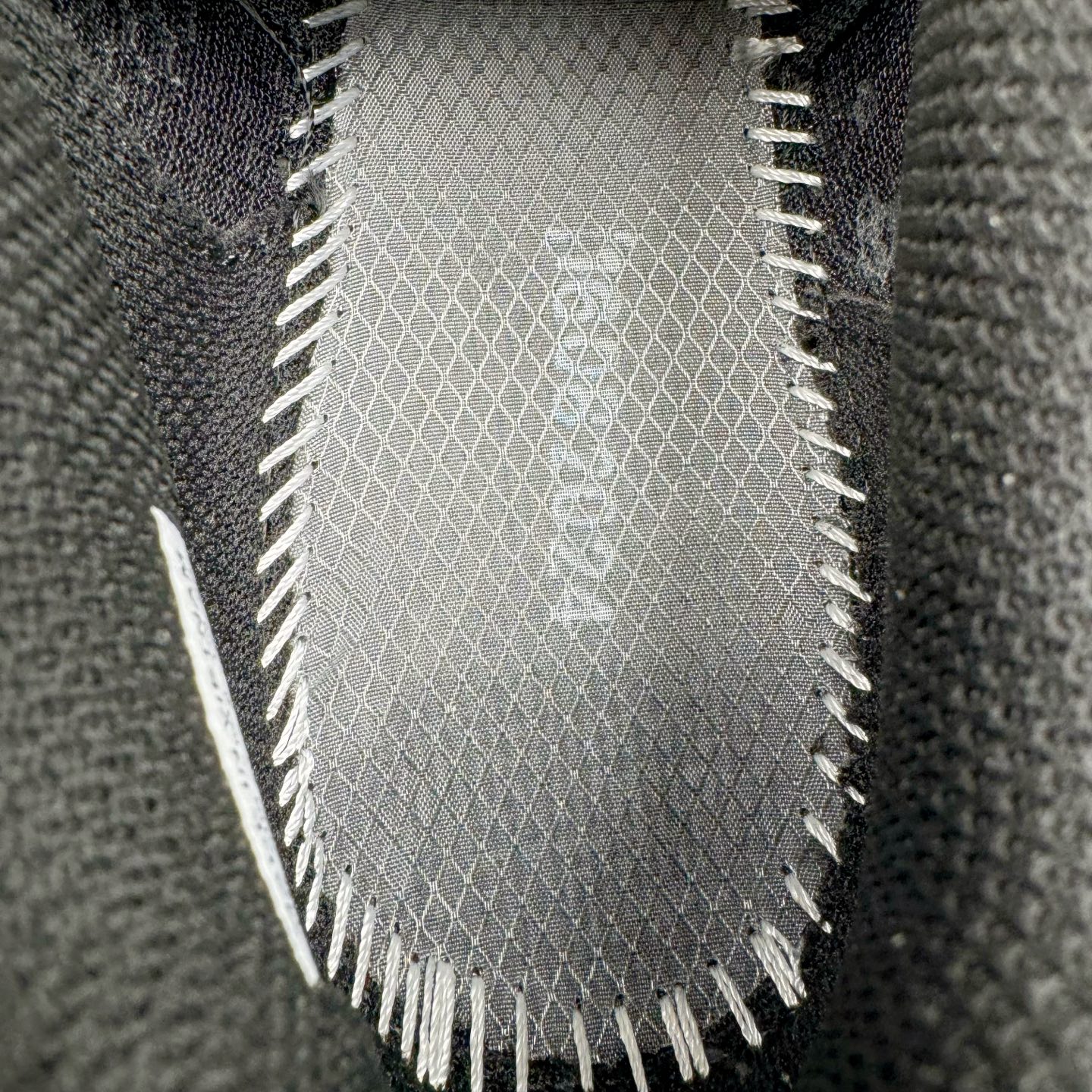 图片[10]-＃绿X/GX SALOMON XT PU.RE ADVANCED 萨洛蒙潮流越野机能户外功能鞋 纯原外贸平台特供订单 耗时半年巨作 全套原纸板楦头开发 原厂特供网布配套加持 确保原汁原味 完美呈现版型 原档数据独家私模五层组合大底 男女鞋同步官方开发至46.5 原装Ortholite轻量化鞋垫 中底布带钢印编号 原厂TPU锁扣 进口港宝加持 后跟自然饱满 还原公司包裹性 基于 SALOMON 初代 XT 鞋身造型并搭载 4D ADVANCED CHASSIS™ 大底打造而成 为这款 XT-QUEST 带来了多项足部控制与保护等功能性 如在运动过程中控制左右晃动的过程而提高稳定性、改善长途越野过程中足中到足尖的过渡、提高感知岩石的精确度以抵抗尖锐物体对脚底的伤害以及采用动态缓冲来增强穿着舒适感 从而减轻疲劳感 使 XT-QUEST 成为一双舒适且安全的户外之履 尺码：36 36.5 37.5 38 38.5 39 40 40.5 41 42 42.5 43 44 44.5 45 46 46.5-选品中心