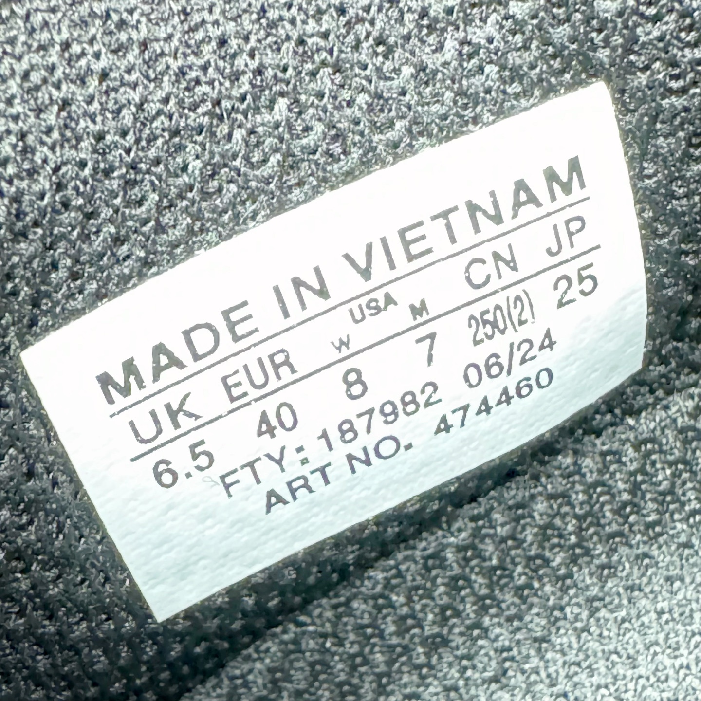 图片[11]-＃绿X/GX SALOMON XT PU.RE ADVANCED 萨洛蒙潮流越野机能户外功能鞋 纯原外贸平台特供订单 耗时半年巨作 全套原纸板楦头开发 原厂特供网布配套加持 确保原汁原味 完美呈现版型 原档数据独家私模五层组合大底 男女鞋同步官方开发至46.5 原装Ortholite轻量化鞋垫 中底布带钢印编号 原厂TPU锁扣 进口港宝加持 后跟自然饱满 还原公司包裹性 基于 SALOMON 初代 XT 鞋身造型并搭载 4D ADVANCED CHASSIS™ 大底打造而成 为这款 XT-QUEST 带来了多项足部控制与保护等功能性 如在运动过程中控制左右晃动的过程而提高稳定性、改善长途越野过程中足中到足尖的过渡、提高感知岩石的精确度以抵抗尖锐物体对脚底的伤害以及采用动态缓冲来增强穿着舒适感 从而减轻疲劳感 使 XT-QUEST 成为一双舒适且安全的户外之履 尺码：36 36.5 37.5 38 38.5 39 40 40.5 41 42 42.5 43 44 44.5 45 46 46.5-选品中心