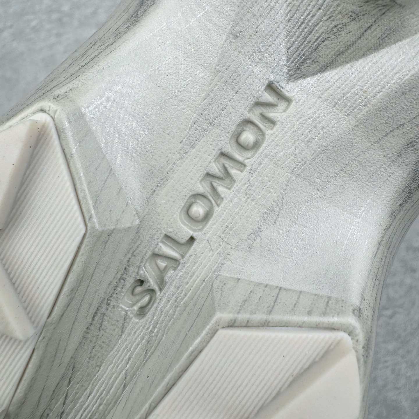 图片[20]-＃绿X/GX SALOMON XT PU.RE ADVANCED 萨洛蒙潮流越野机能户外功能鞋 纯原外贸平台特供订单 耗时半年巨作 全套原纸板楦头开发 原厂特供网布配套加持 确保原汁原味 完美呈现版型 原档数据独家私模五层组合大底 男女鞋同步官方开发至46.5 原装Ortholite轻量化鞋垫 中底布带钢印编号 原厂TPU锁扣 进口港宝加持 后跟自然饱满 还原公司包裹性 基于 SALOMON 初代 XT 鞋身造型并搭载 4D ADVANCED CHASSIS™ 大底打造而成 为这款 XT-QUEST 带来了多项足部控制与保护等功能性 如在运动过程中控制左右晃动的过程而提高稳定性、改善长途越野过程中足中到足尖的过渡、提高感知岩石的精确度以抵抗尖锐物体对脚底的伤害以及采用动态缓冲来增强穿着舒适感 从而减轻疲劳感 使 XT-QUEST 成为一双舒适且安全的户外之履 尺码：36 36.5 37.5 38 38.5 39 40 40.5 41 42 42.5 43 44 44.5 45 46 46.5-选品中心