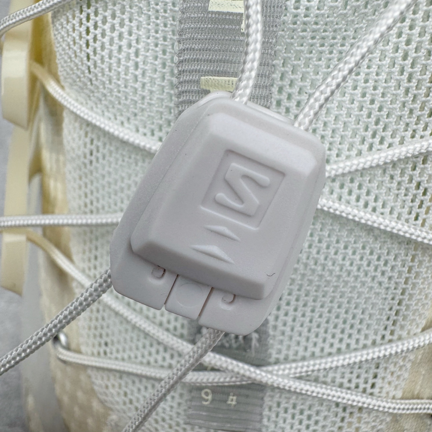 图片[13]-＃绿X/GX SALOMON XT PU.RE ADVANCED 萨洛蒙潮流越野机能户外功能鞋 纯原外贸平台特供订单 耗时半年巨作 全套原纸板楦头开发 原厂特供网布配套加持 确保原汁原味 完美呈现版型 原档数据独家私模五层组合大底 男女鞋同步官方开发至46.5 原装Ortholite轻量化鞋垫 中底布带钢印编号 原厂TPU锁扣 进口港宝加持 后跟自然饱满 还原公司包裹性 基于 SALOMON 初代 XT 鞋身造型并搭载 4D ADVANCED CHASSIS™ 大底打造而成 为这款 XT-QUEST 带来了多项足部控制与保护等功能性 如在运动过程中控制左右晃动的过程而提高稳定性、改善长途越野过程中足中到足尖的过渡、提高感知岩石的精确度以抵抗尖锐物体对脚底的伤害以及采用动态缓冲来增强穿着舒适感 从而减轻疲劳感 使 XT-QUEST 成为一双舒适且安全的户外之履 尺码：36 36.5 37.5 38 38.5 39 40 40.5 41 42 42.5 43 44 44.5 45 46 46.5-选品中心